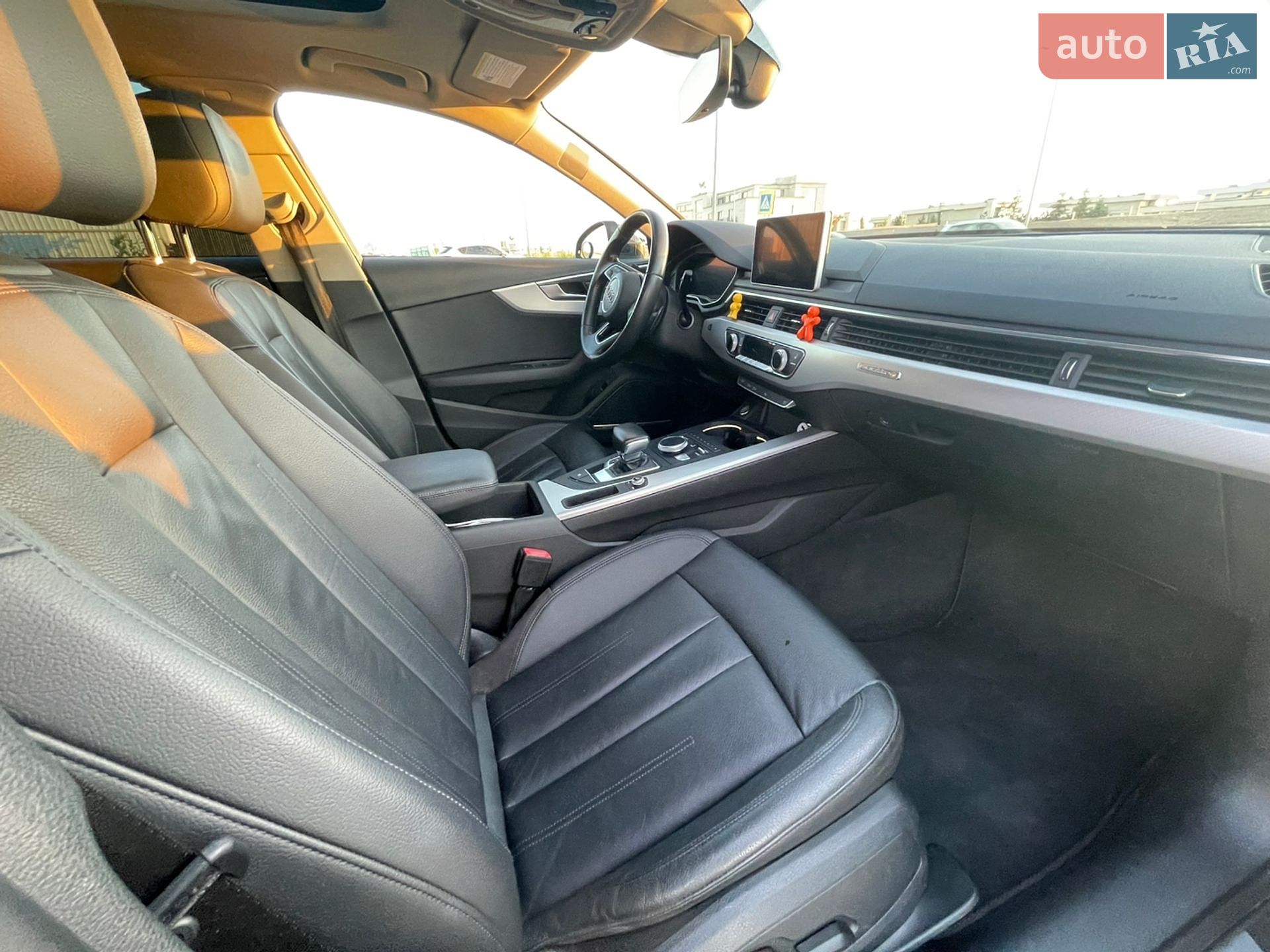 Audi A4 2016 VIN WAUENAF48HN025148 фото оголошення 17 з 21