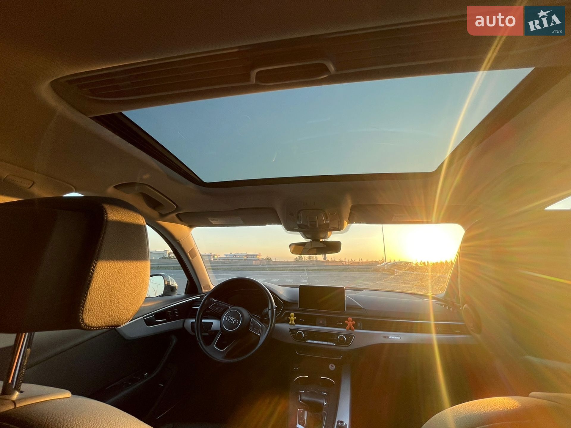 Audi A4 2016 VIN WAUENAF48HN025148 фото оголошення 18 з 21