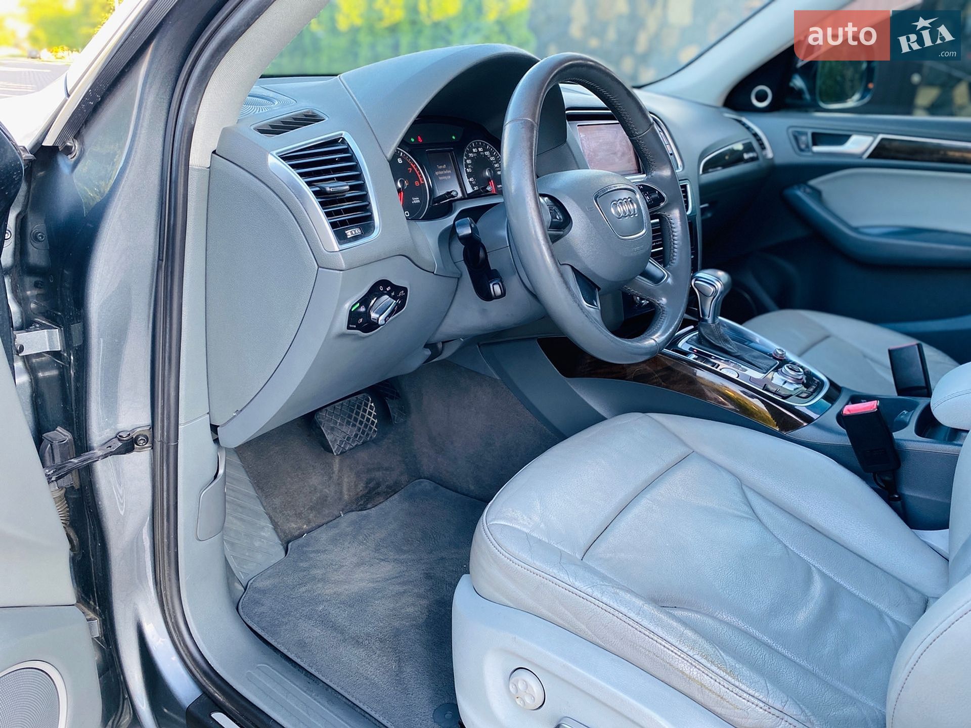 Audi Q5 2014 VIN WA1DGAFP9EA091286 фото оголошення 33 з 98
