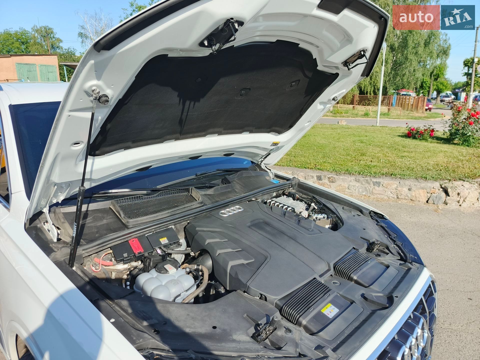 Audi Q7 2021 VIN WAUZZZ4M4ND001955 фото оголошення 2 з 24