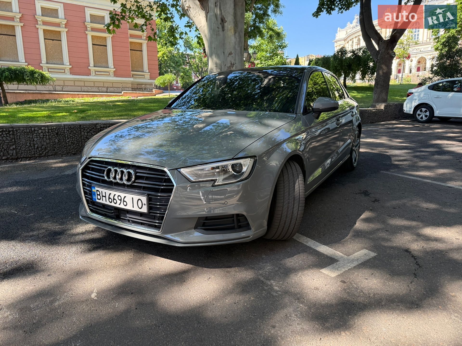 Audi A3 2019 VIN WAUAUGFF5LA023783 фото оголошення 4 з 31