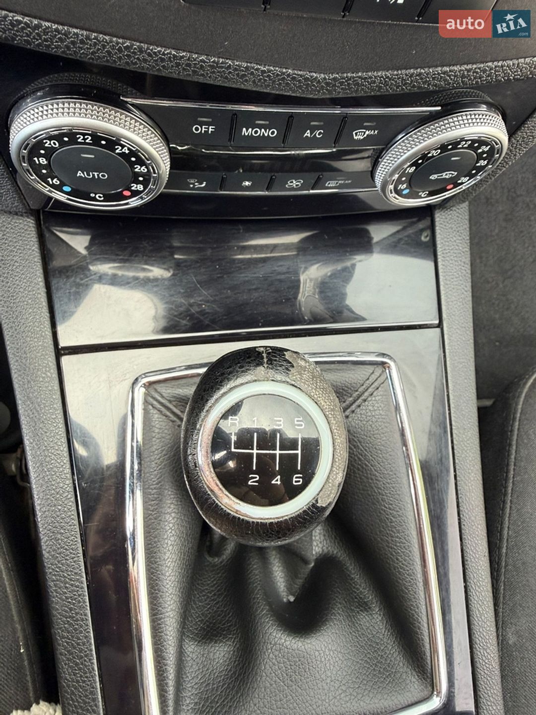 Mercedes-Benz C-Class 2010 VIN WDD2042011F576957 фото оголошення 18 з 35