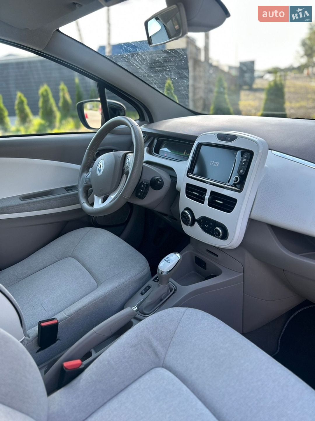 Renault Zoe 2016 VIN VF1AGVYF056914054 фото оголошення 12 з 17
