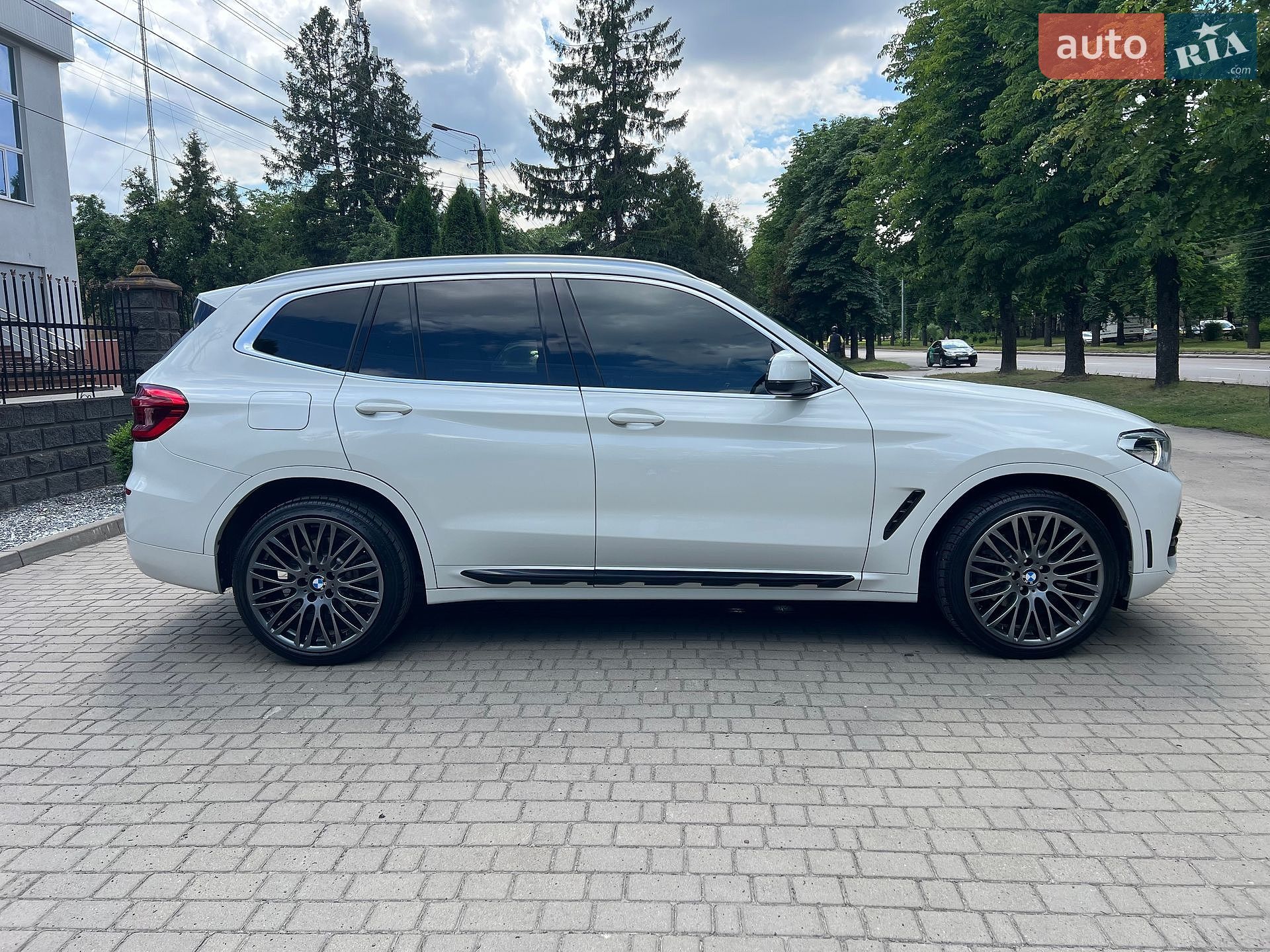 BMW X3 2019 VIN 5UXTR7C57KLR39732 фото оголошення 15 з 58