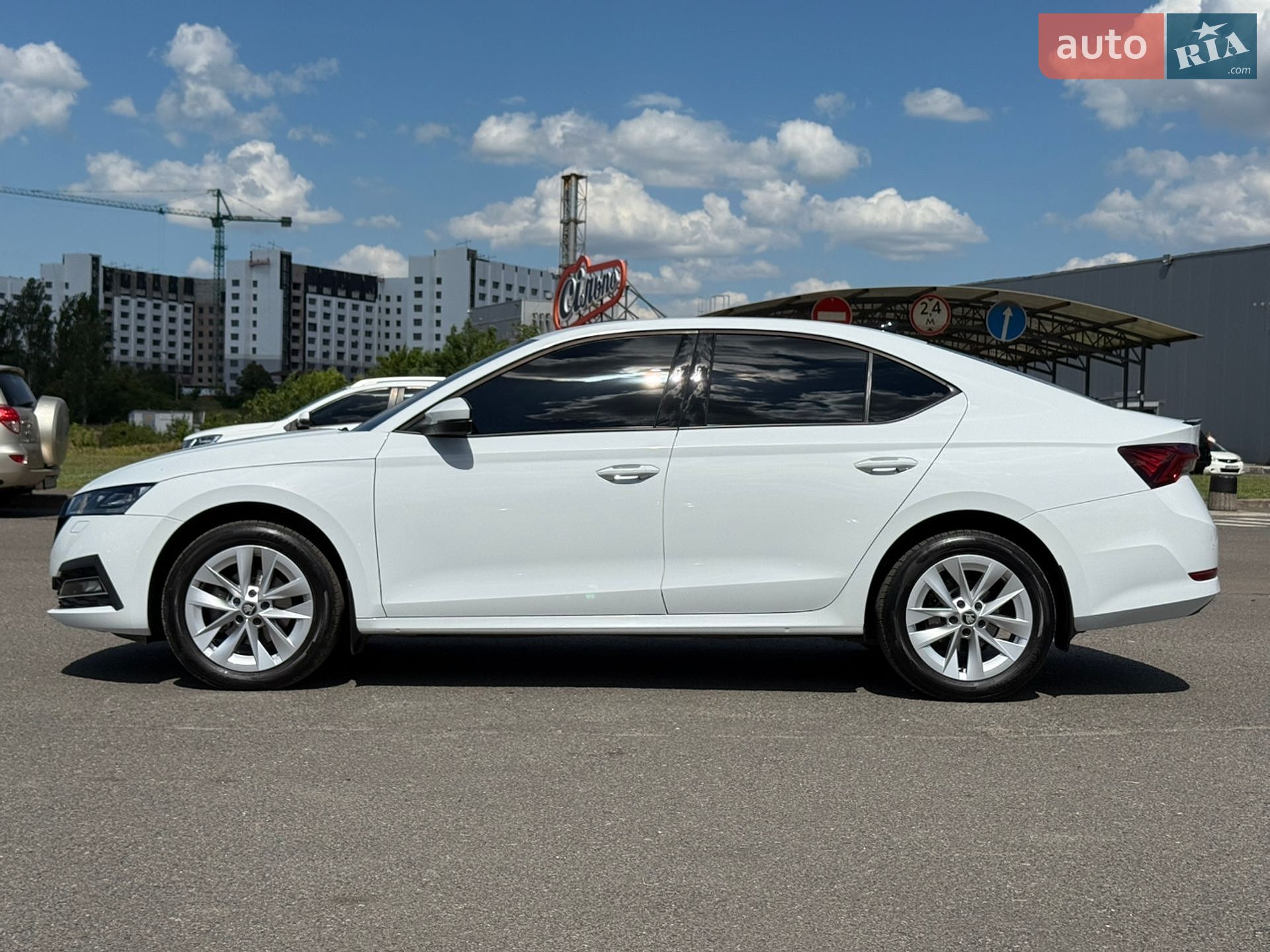 Skoda Octavia 2023 VIN TMBAJ7NX1PY117355 фото оголошення 2 з 26