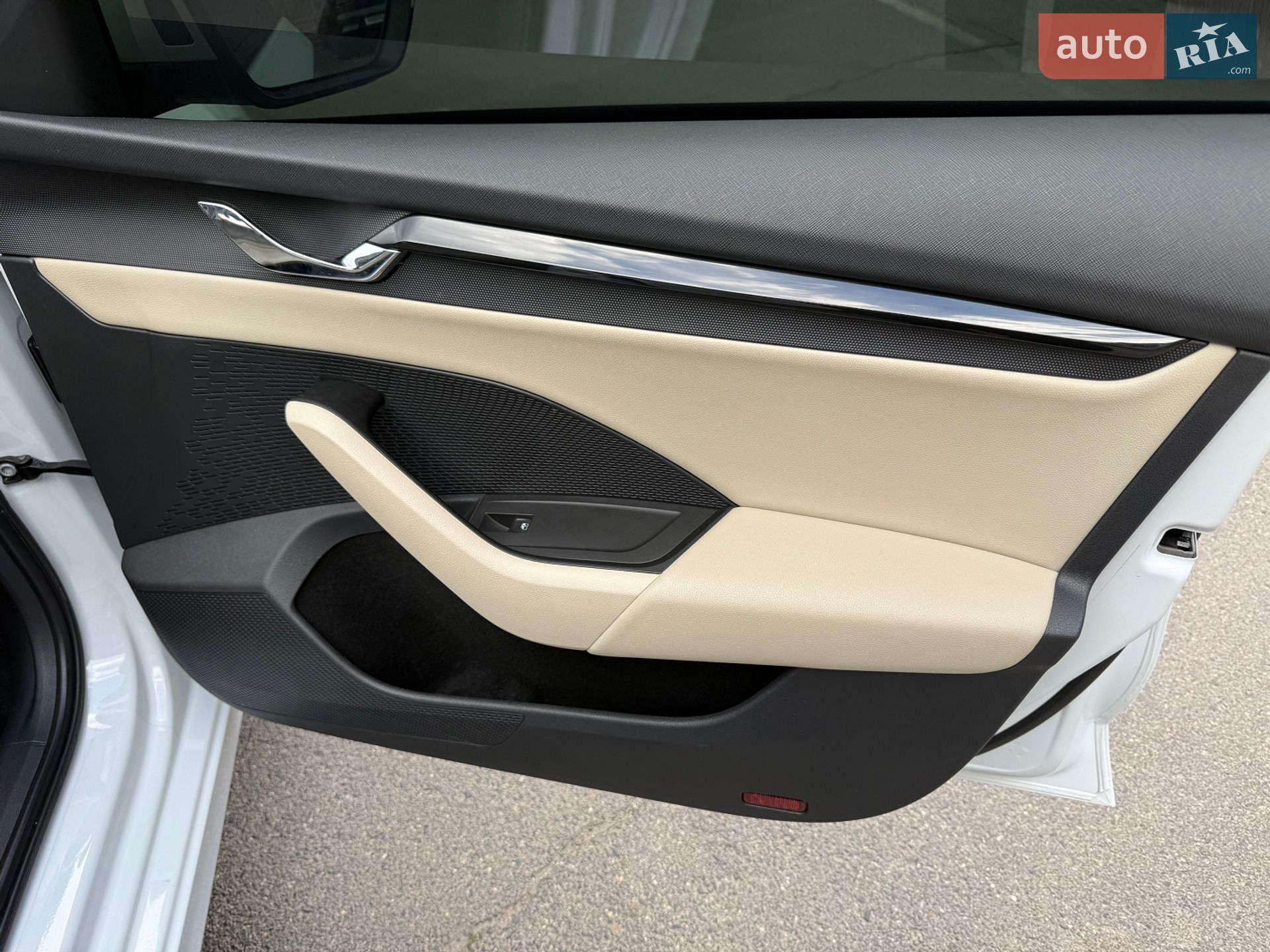 Skoda Octavia 2023 VIN TMBAJ7NX1PY117355 фото оголошення 13 з 18