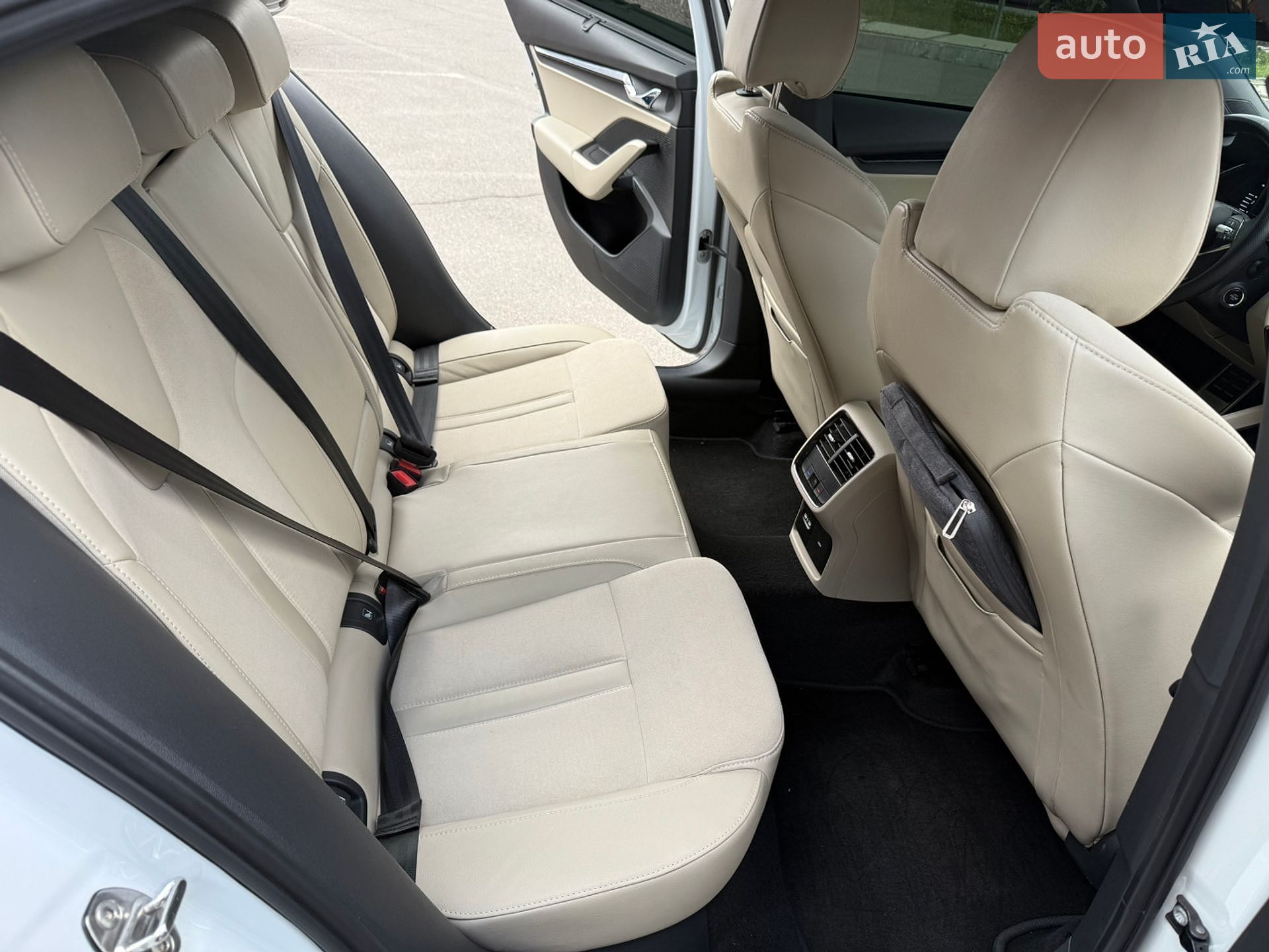 Skoda Octavia 2023 VIN TMBAJ7NX1PY117355 фото оголошення 17 з 18