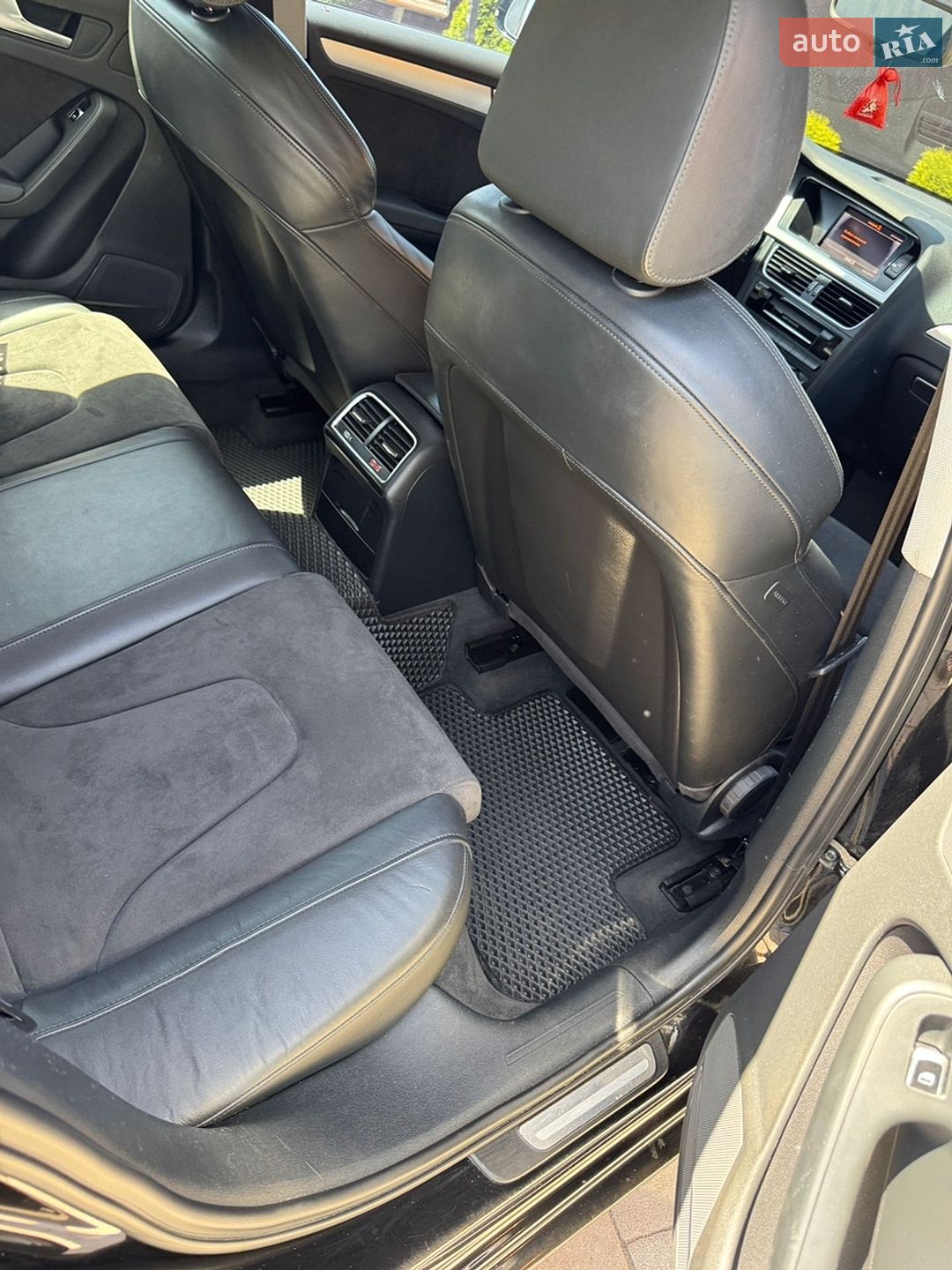 Audi A4 2015 VIN WAUZZZ8K4FA177058 фото оголошення 18 з 24