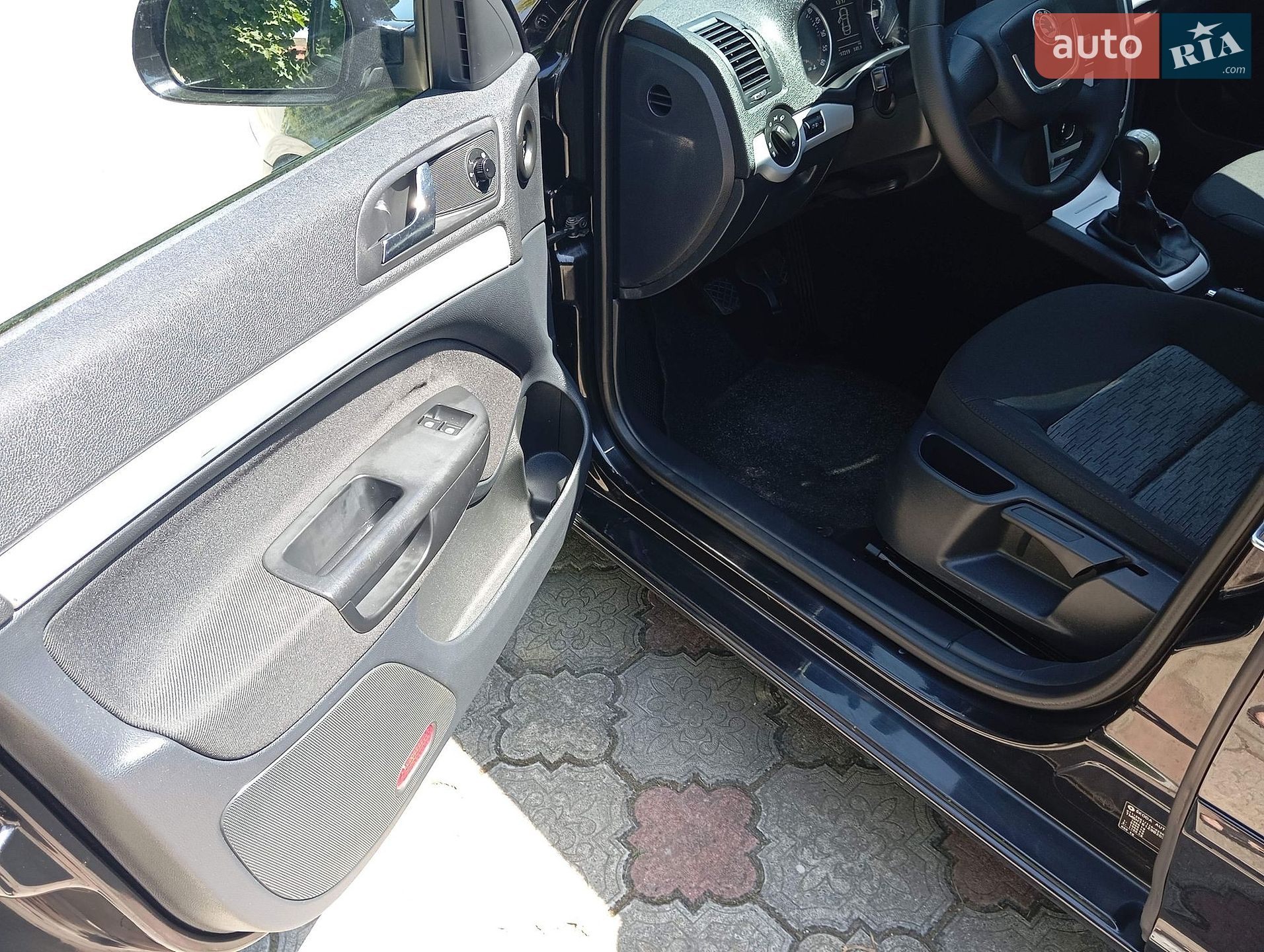 Skoda Octavia 2010 VIN TMBHT61Z9B2037937 фото оголошення 9 з 24