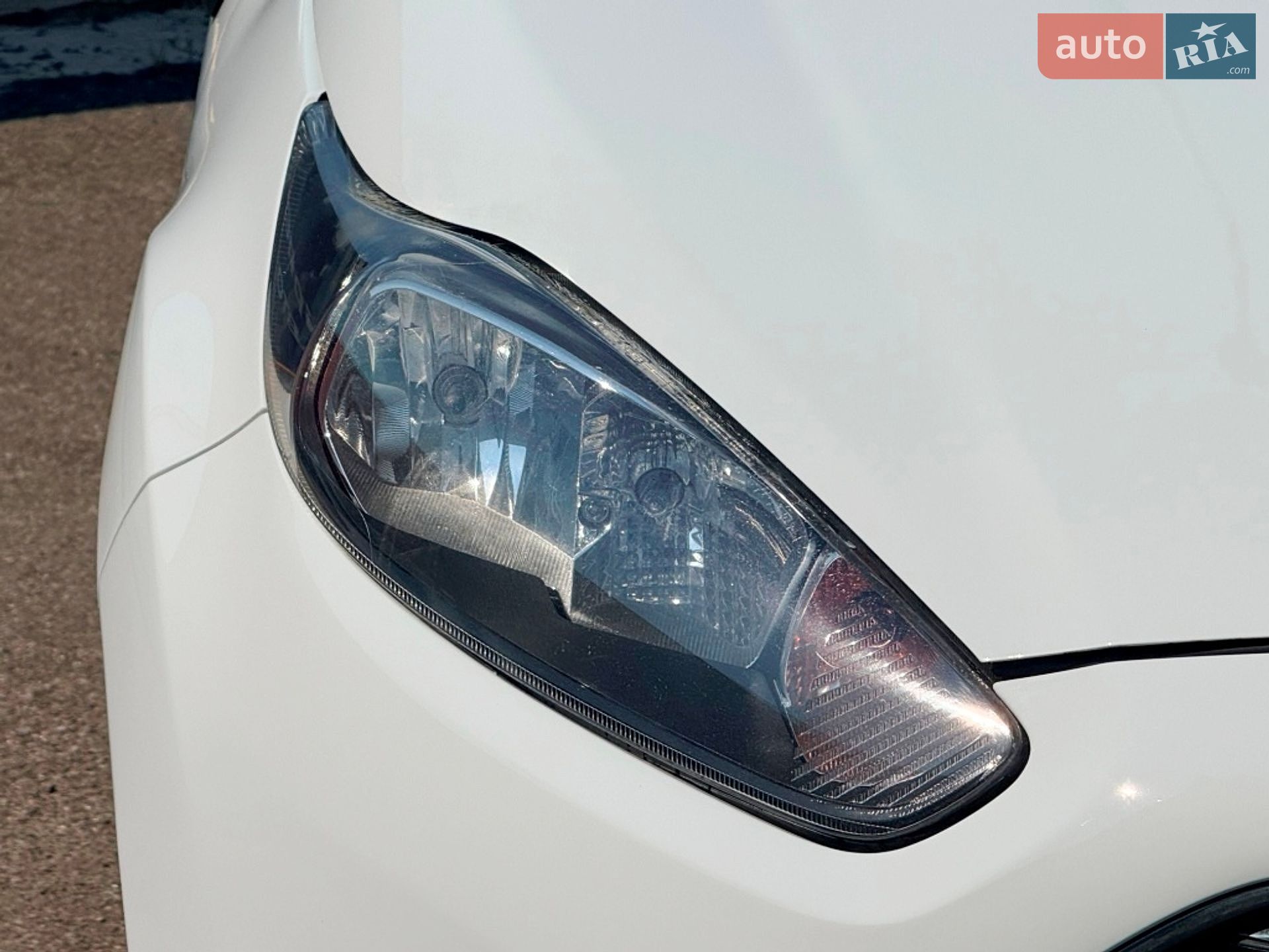 Ford Fiesta 2016 VIN 3FADP4BJ2GM203320 фото оголошення 13 з 66