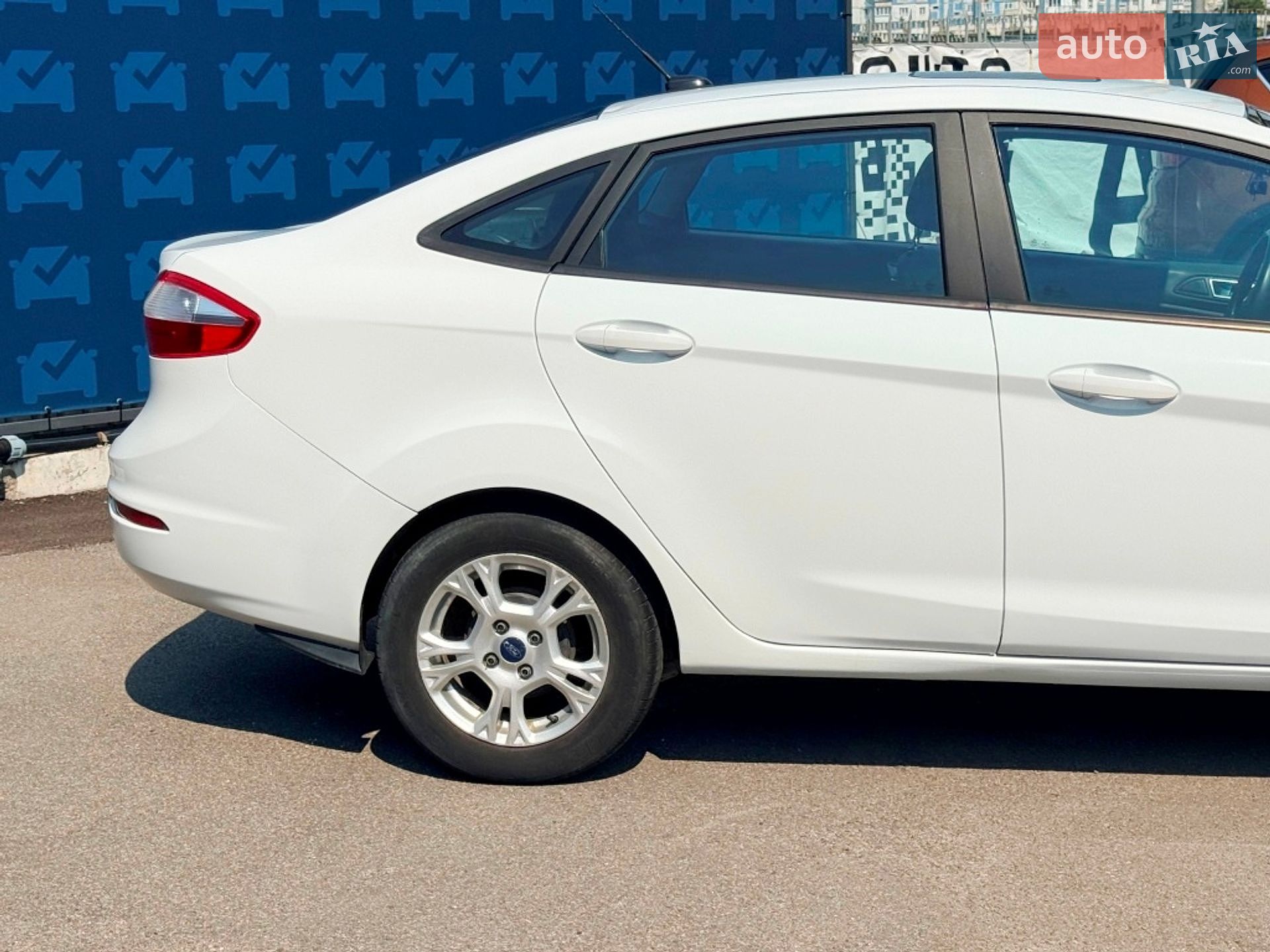 Ford Fiesta 2016 VIN 3FADP4BJ2GM203320 фото оголошення 21 з 66
