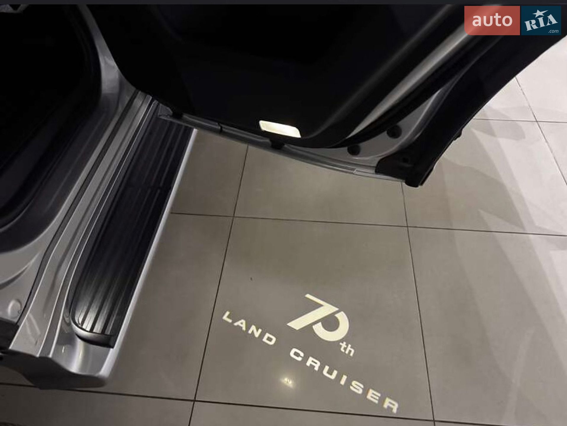 Toyota Land Cruiser 2021 VIN JTMABABJ004002236 фото оголошення 4 з 70