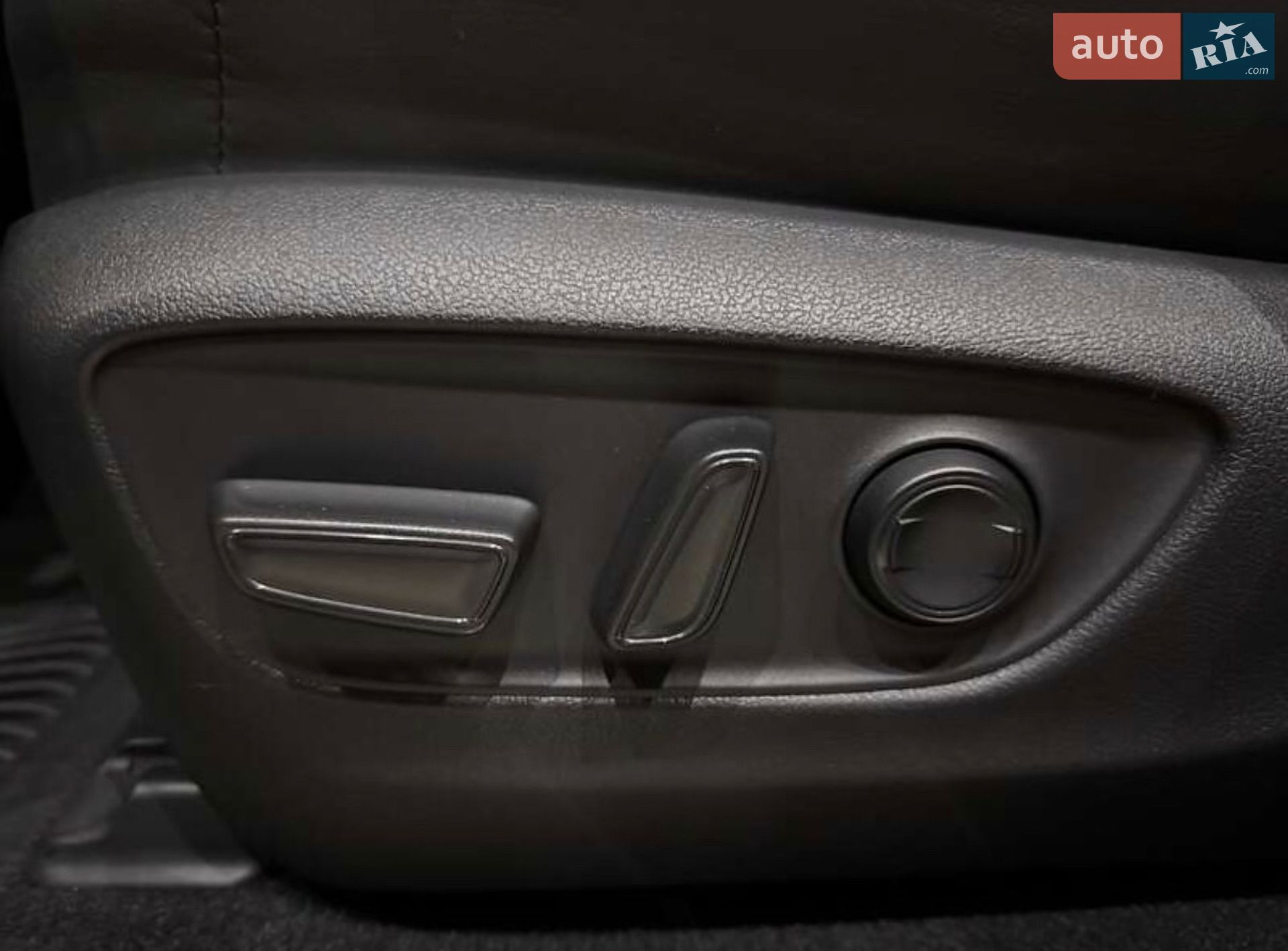 Toyota Land Cruiser 2021 VIN JTMABABJ004002236 фото оголошення 11 з 70