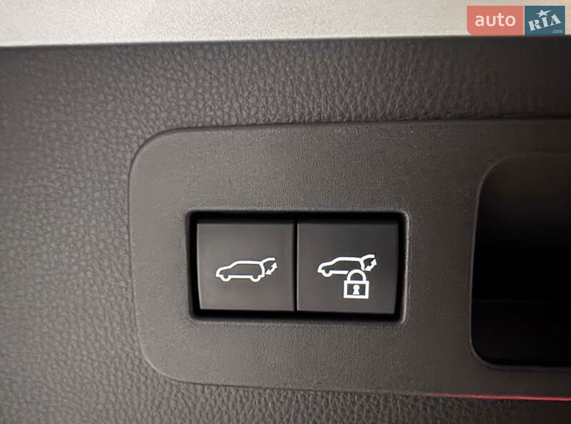 Toyota Land Cruiser 2021 VIN JTMABABJ004002236 фото оголошення 16 з 70