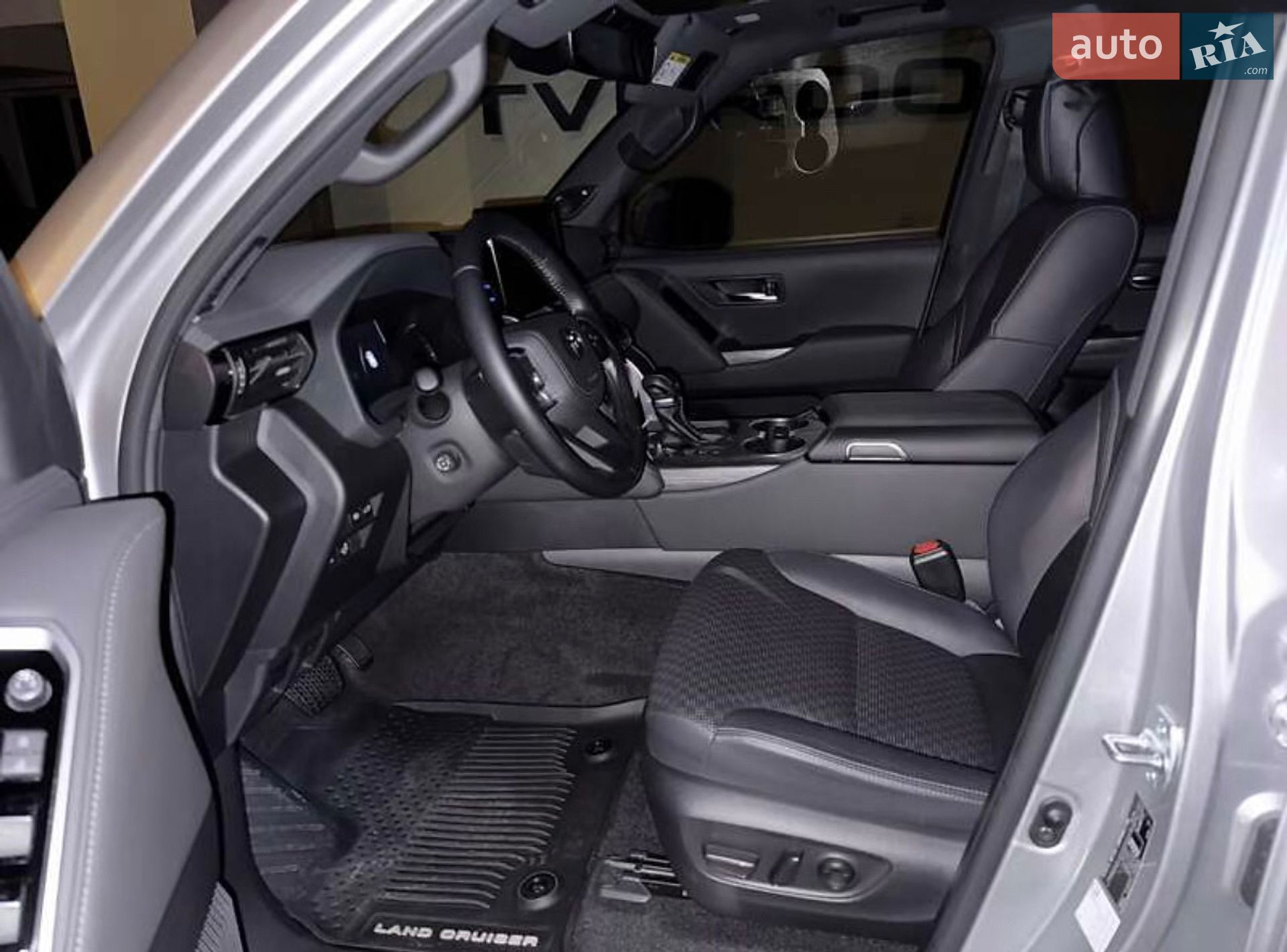 Toyota Land Cruiser 2021 VIN JTMABABJ004002236 фото оголошення 22 з 70