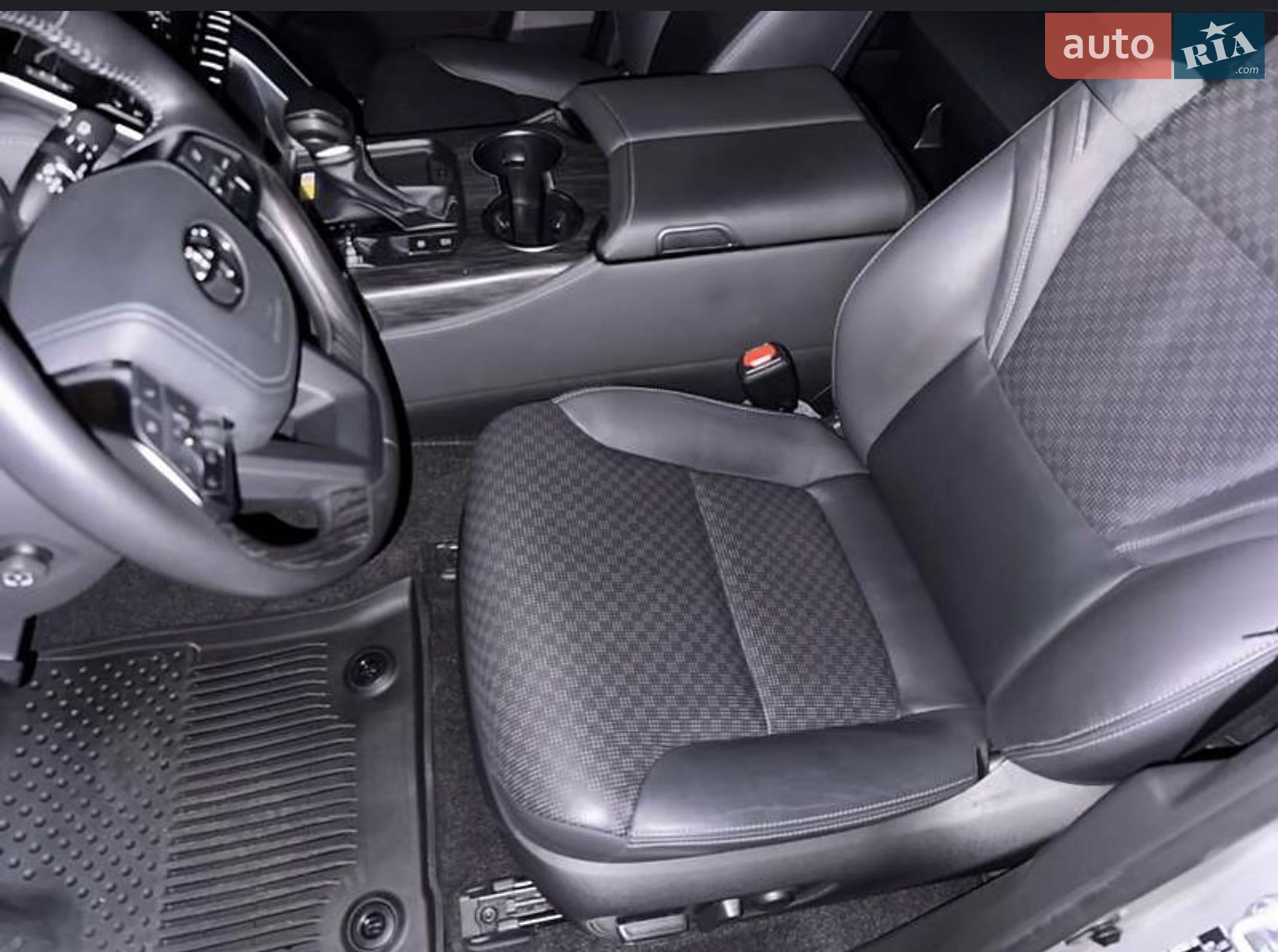 Toyota Land Cruiser 2021 VIN JTMABABJ004002236 фото оголошення 23 з 70