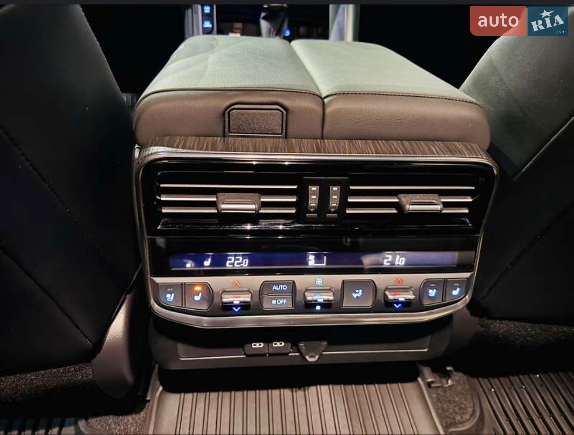 Toyota Land Cruiser 2021 VIN JTMABABJ004002236 фото оголошення 27 з 70