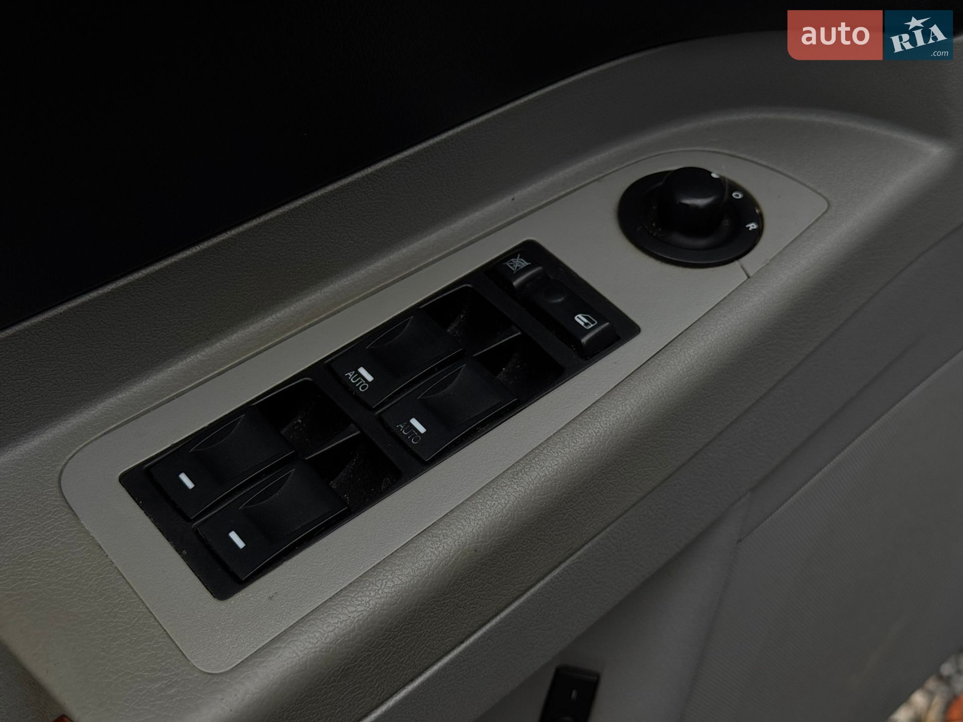 Chrysler 300C 2005 VIN 1A8G7E7V46Y111078 фото оголошення 12 з 32