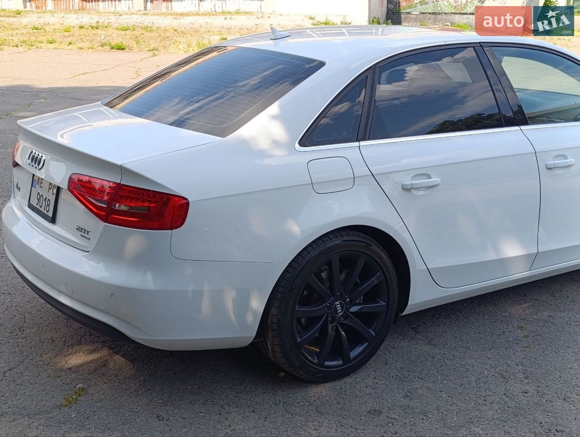 Audi A4 2013 VIN WAUFFAFL8DN038114 фото оголошення 11 з 18