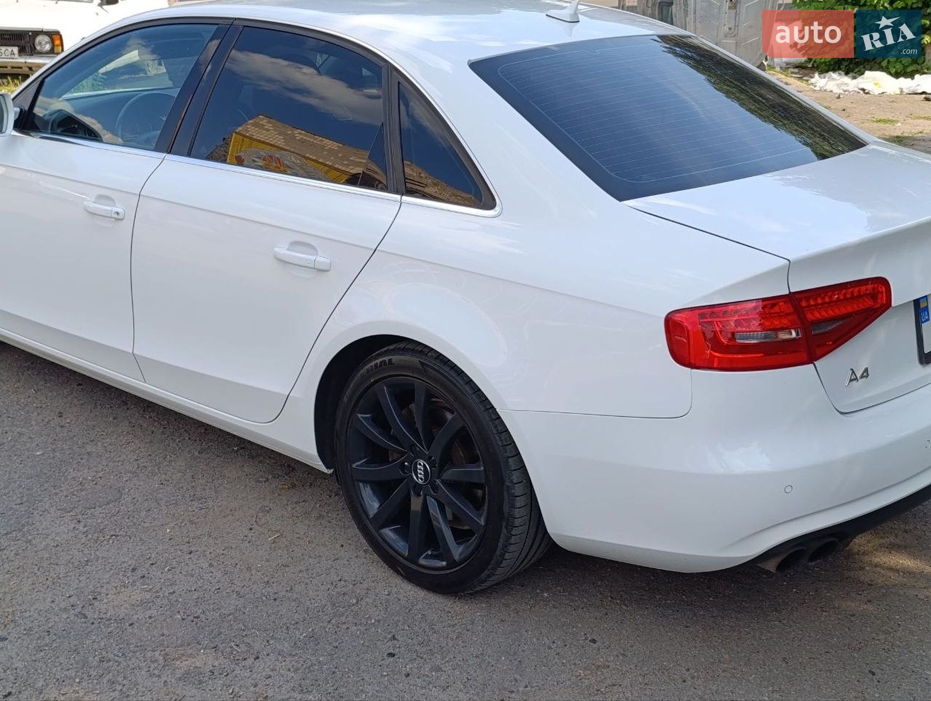 Audi A4 2013 VIN WAUFFAFL8DN038114 фото оголошення 16 з 18