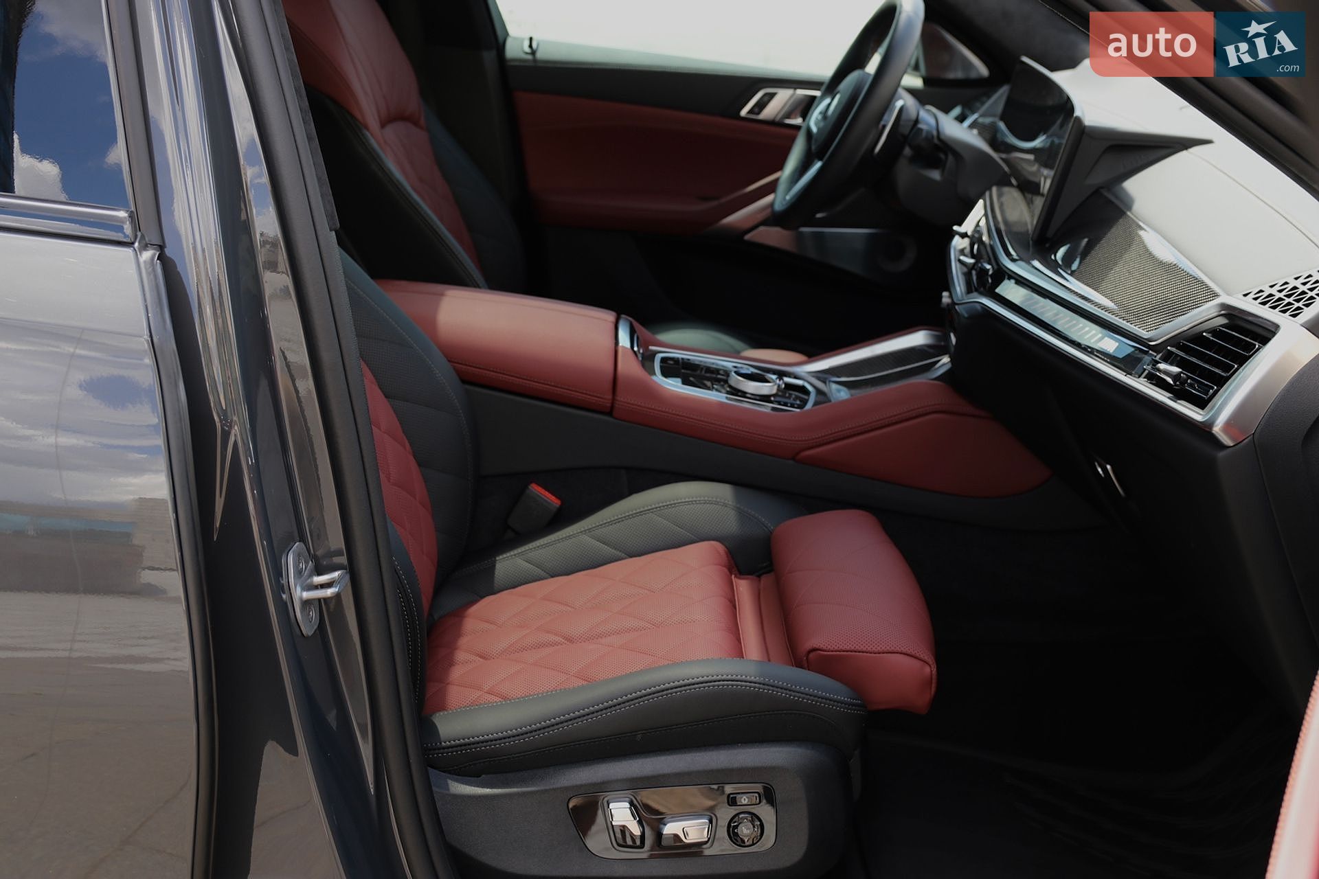 BMW X6 2025 VIN 5UX43EX01T9215428 фото оголошення 12 з 60