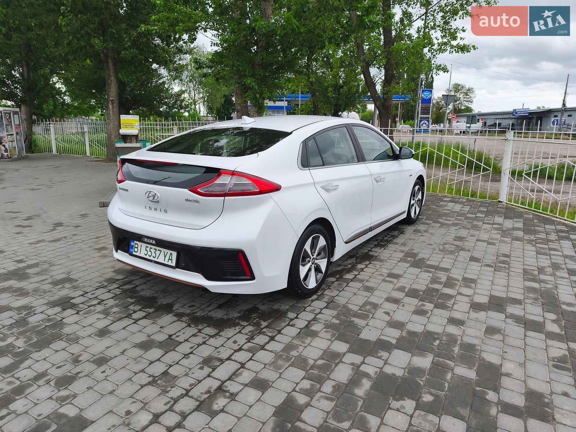 Hyundai Ioniq 2018 VIN KMHC851HFKU044664 фото оголошення 2 з 10