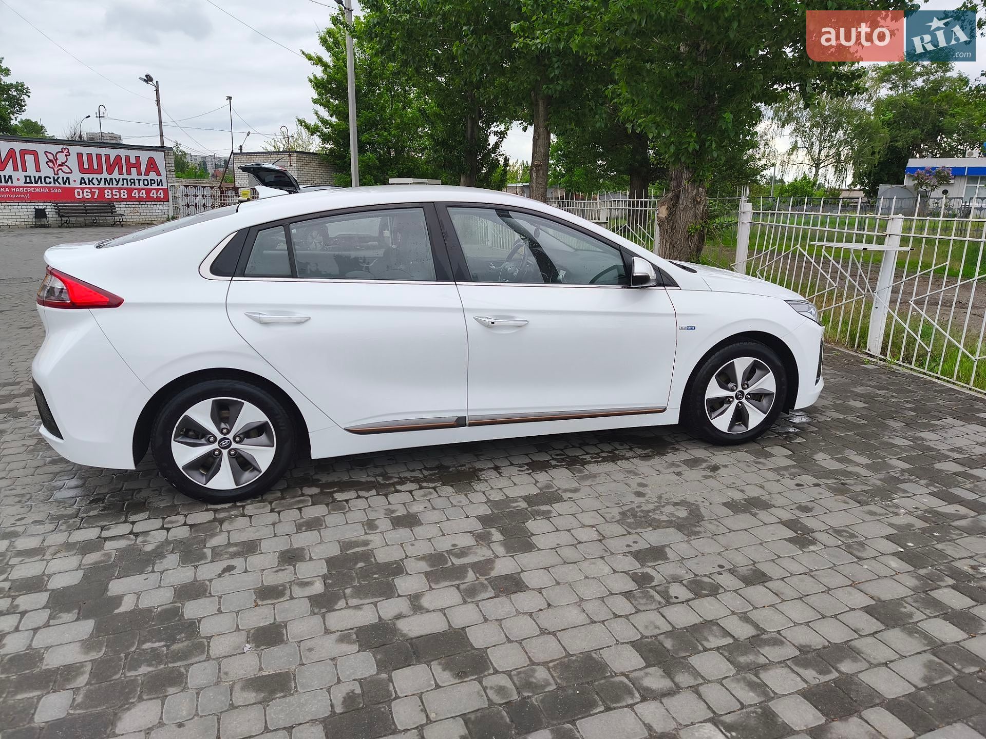 Hyundai Ioniq 2018 VIN KMHC851HFKU044664 фото оголошення 3 з 10