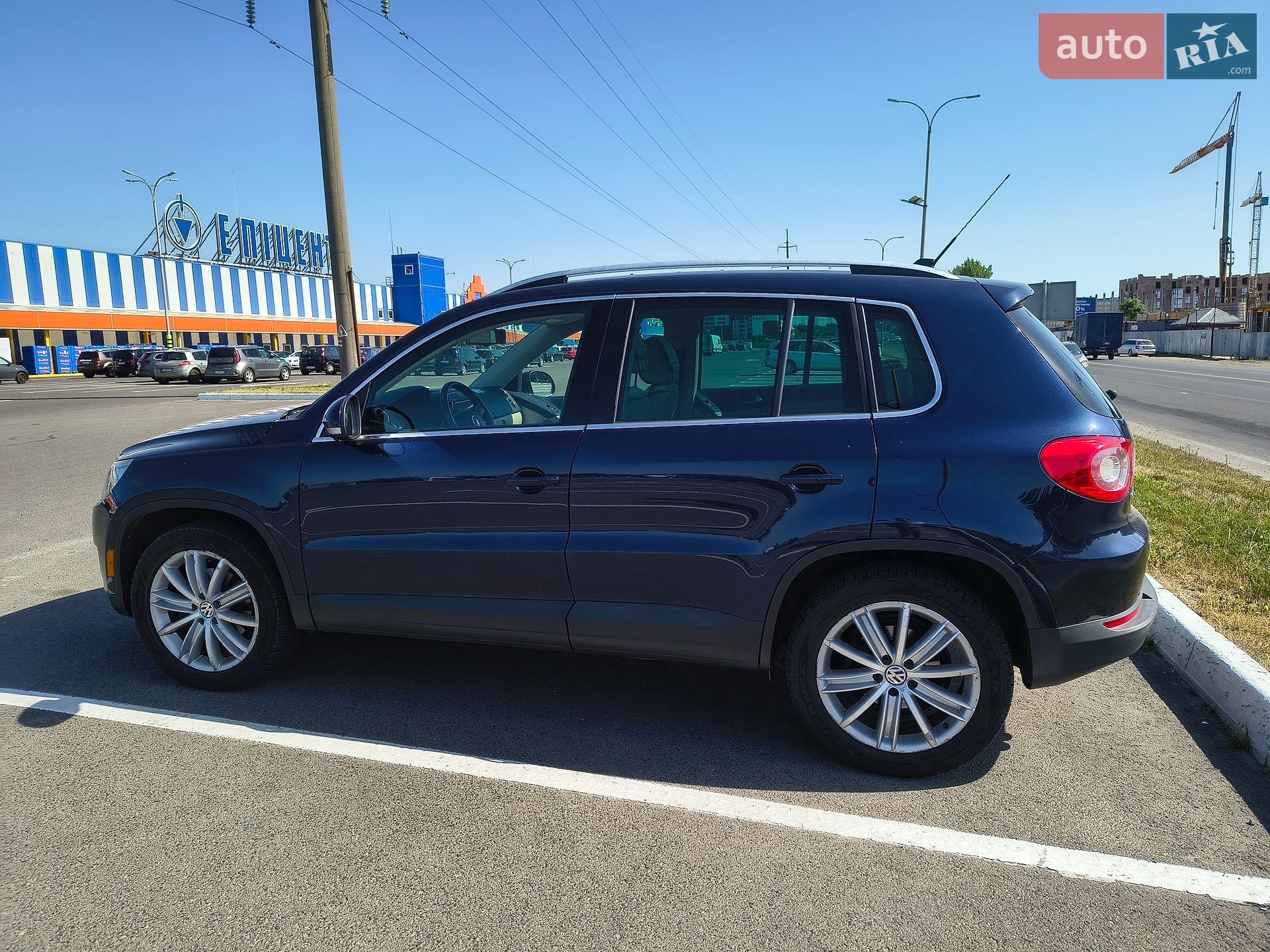 Volkswagen Tiguan 2010 VIN WVGBV7AX7BW515054 фото оголошення 2 з 22