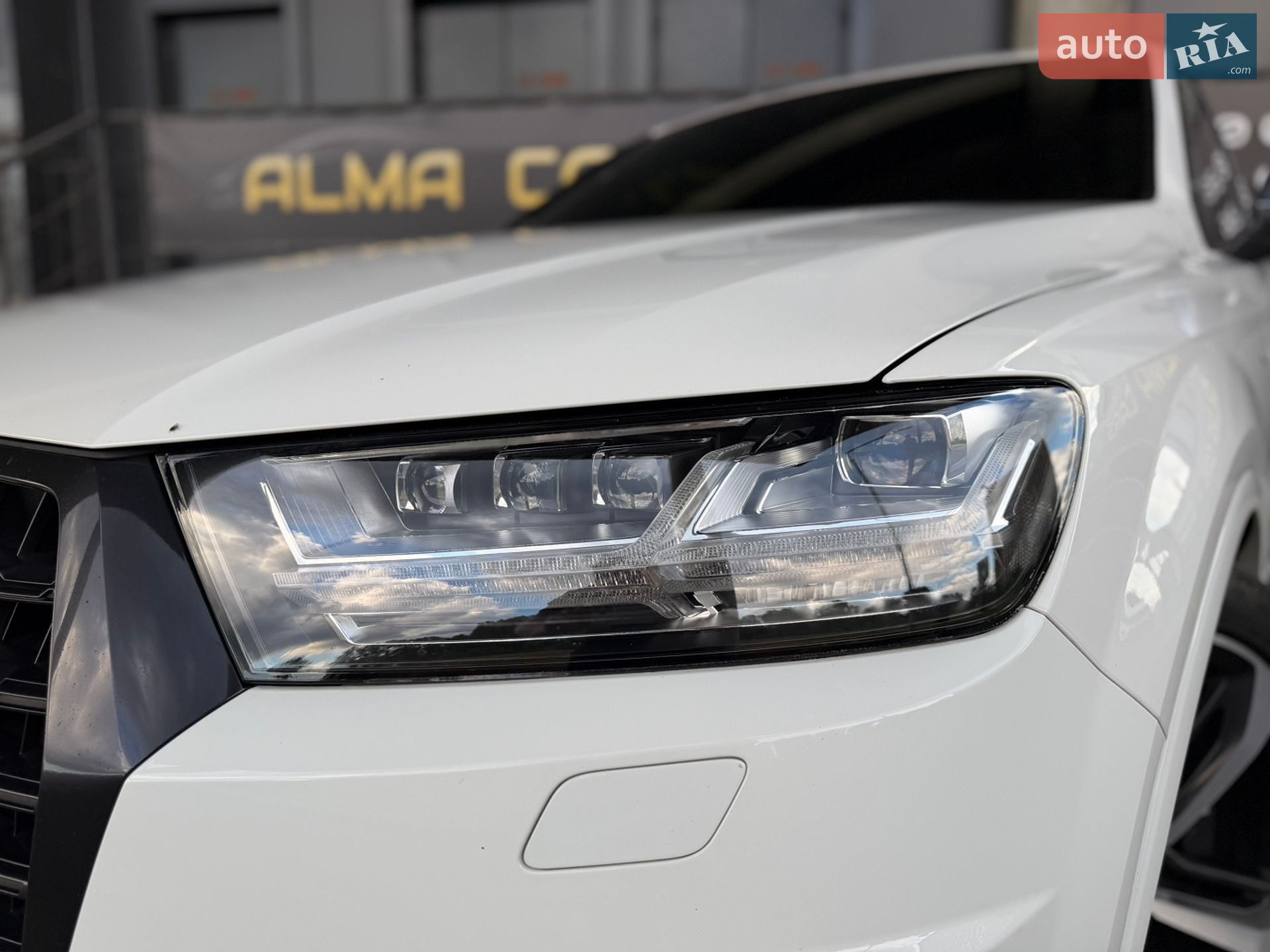 Audi SQ7 2017 VIN WAUZZZ4M5JD014949 фото оголошення 7 з 98