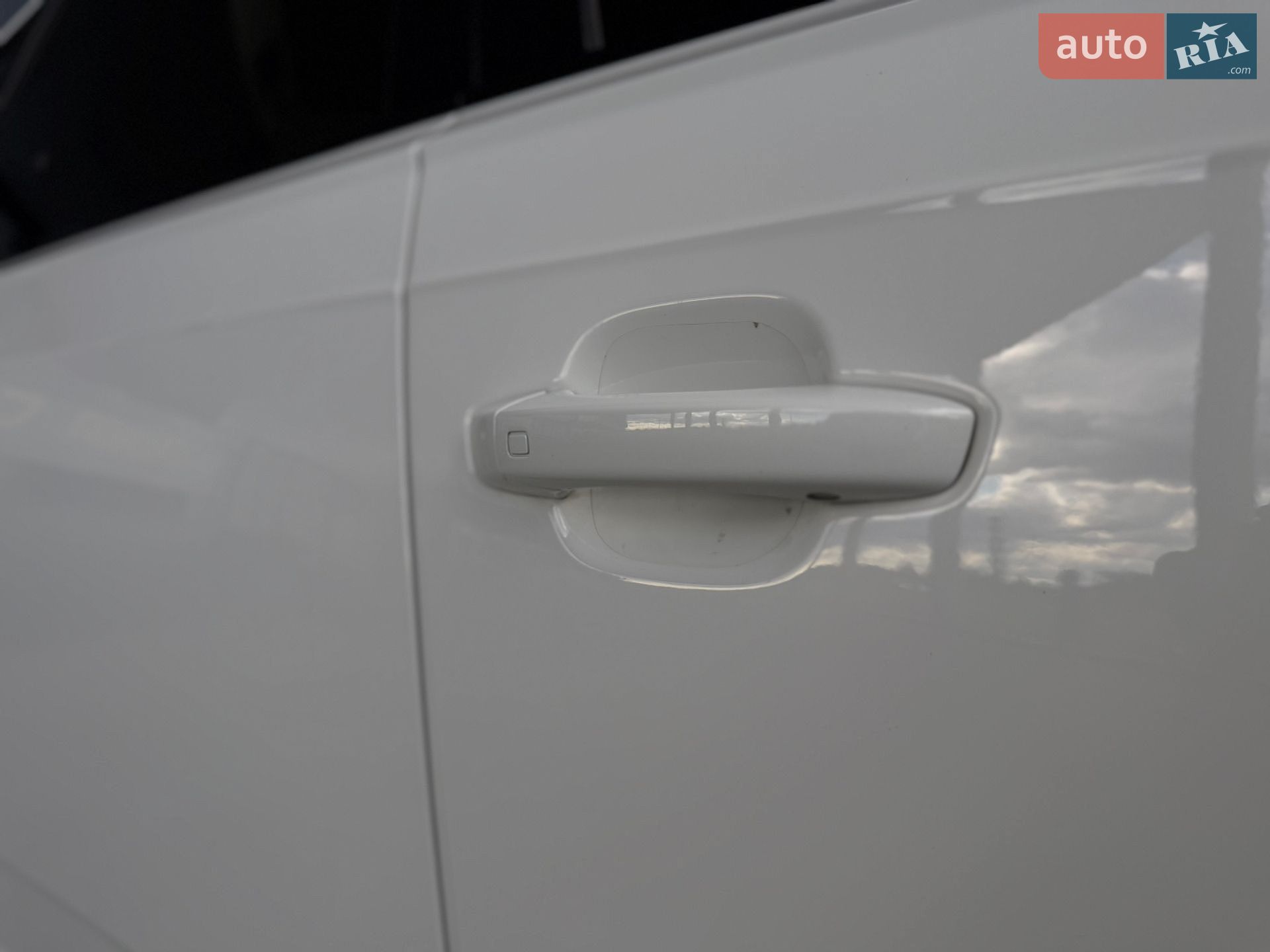 Audi SQ7 2017 VIN WAUZZZ4M5JD014949 фото оголошення 22 з 98