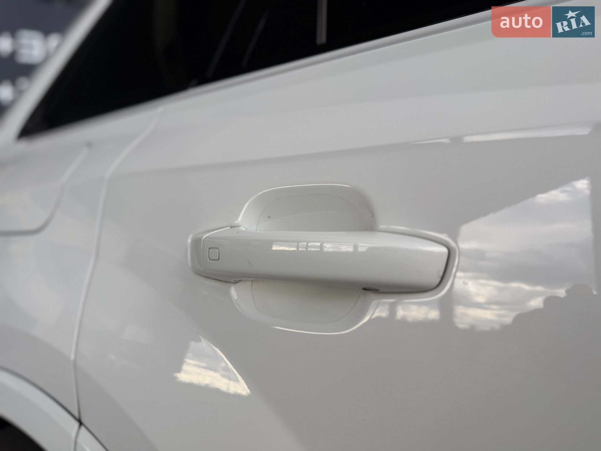Audi SQ7 2017 VIN WAUZZZ4M5JD014949 фото оголошення 23 з 98