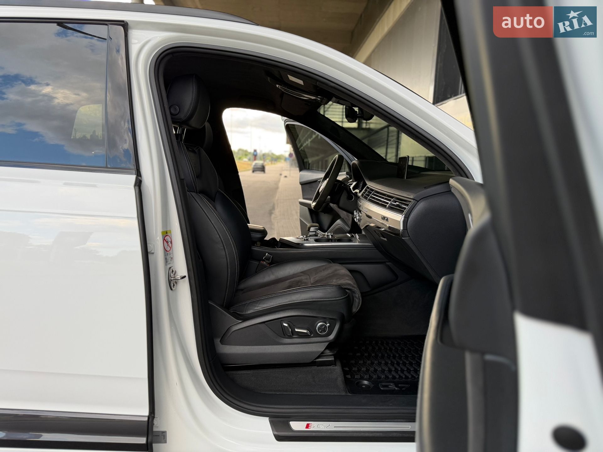 Audi SQ7 2017 VIN WAUZZZ4M5JD014949 фото оголошення 91 з 98