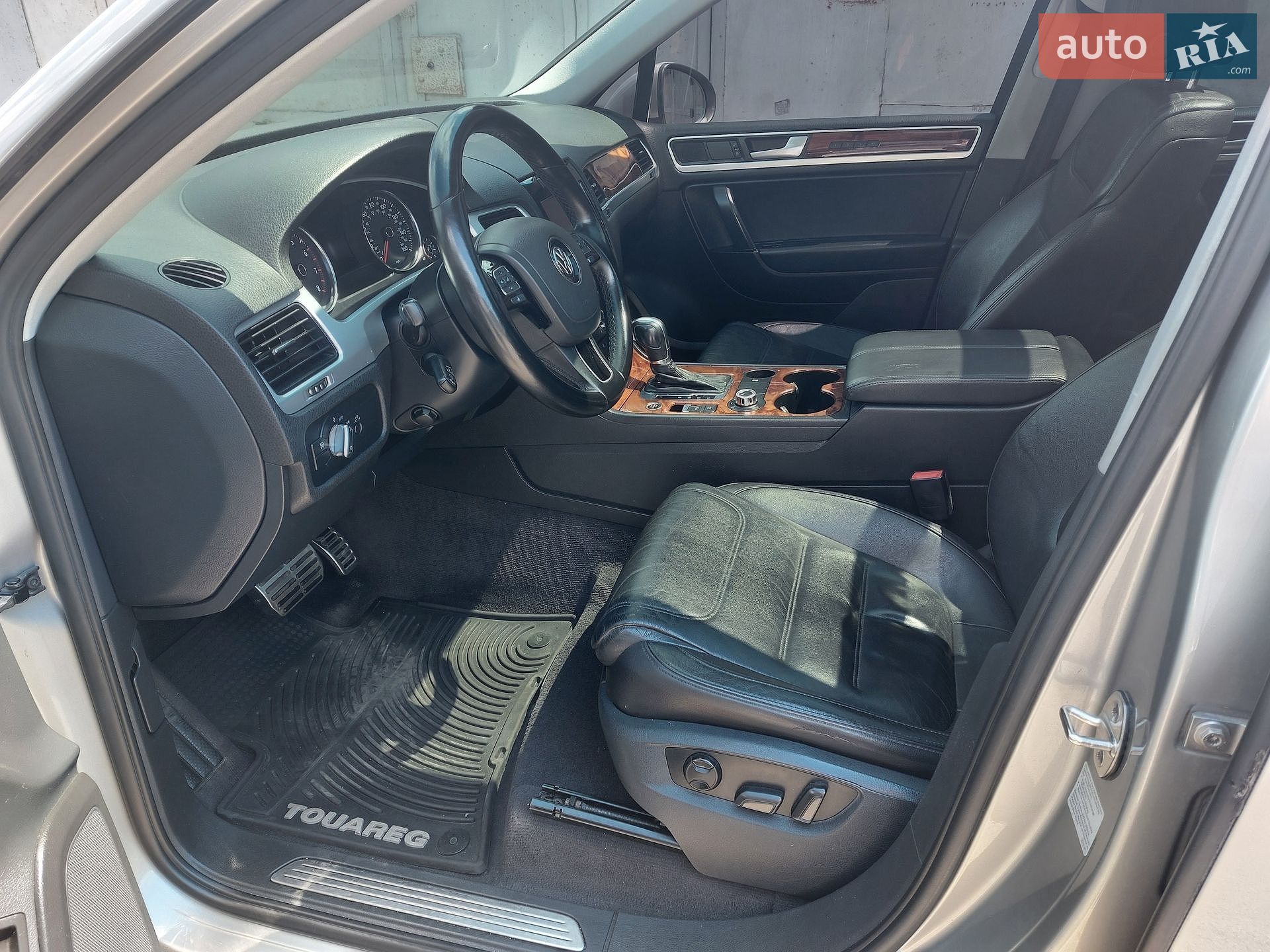 Volkswagen Touareg 2011 VIN WVGFG9BP1BD003808 фото оголошення 17 з 32