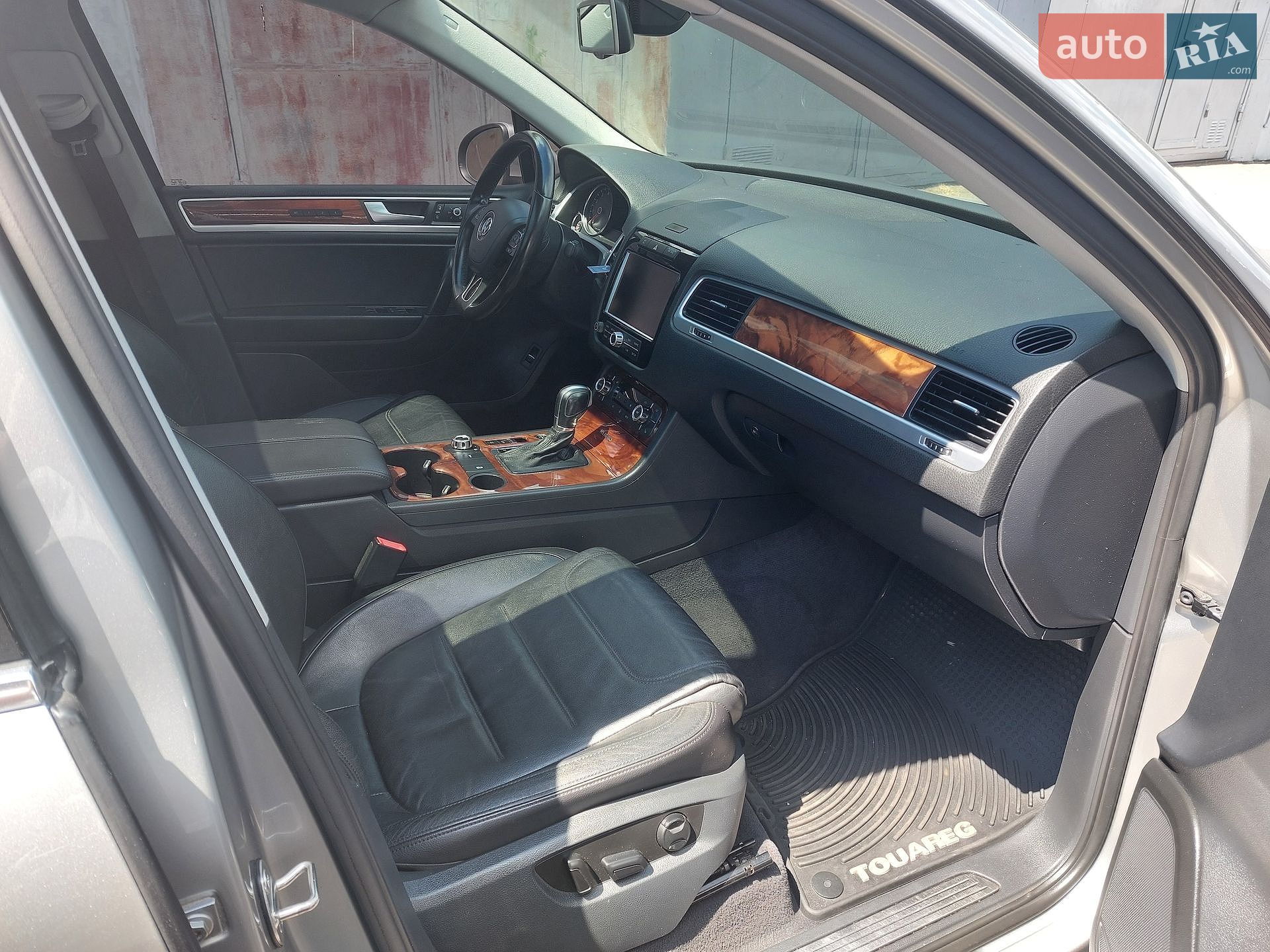 Volkswagen Touareg 2011 VIN WVGFG9BP1BD003808 фото оголошення 25 з 32