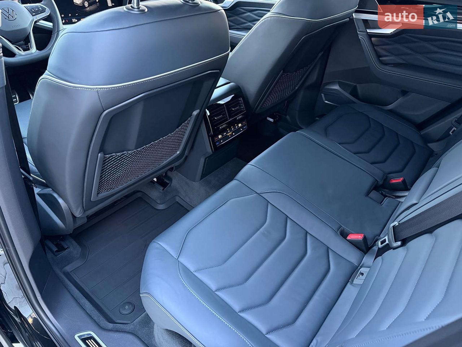 Volkswagen Touareg 2025 VIN WVGZZZCR1SD008191 фото оголошення 32 з 45
