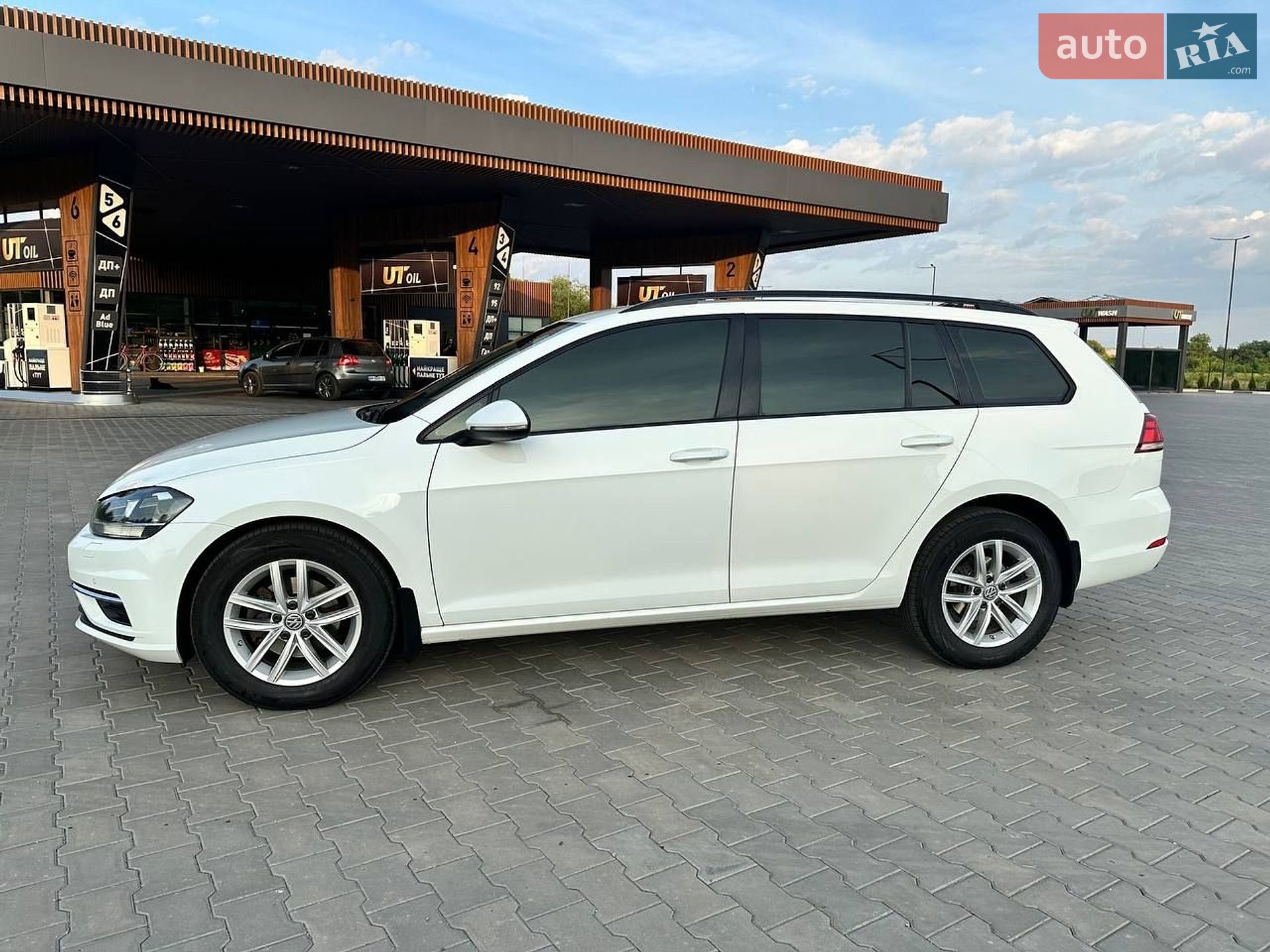 Volkswagen Golf 2017 VIN WVWZZZAUZJP513018 фото оголошення 6 з 37