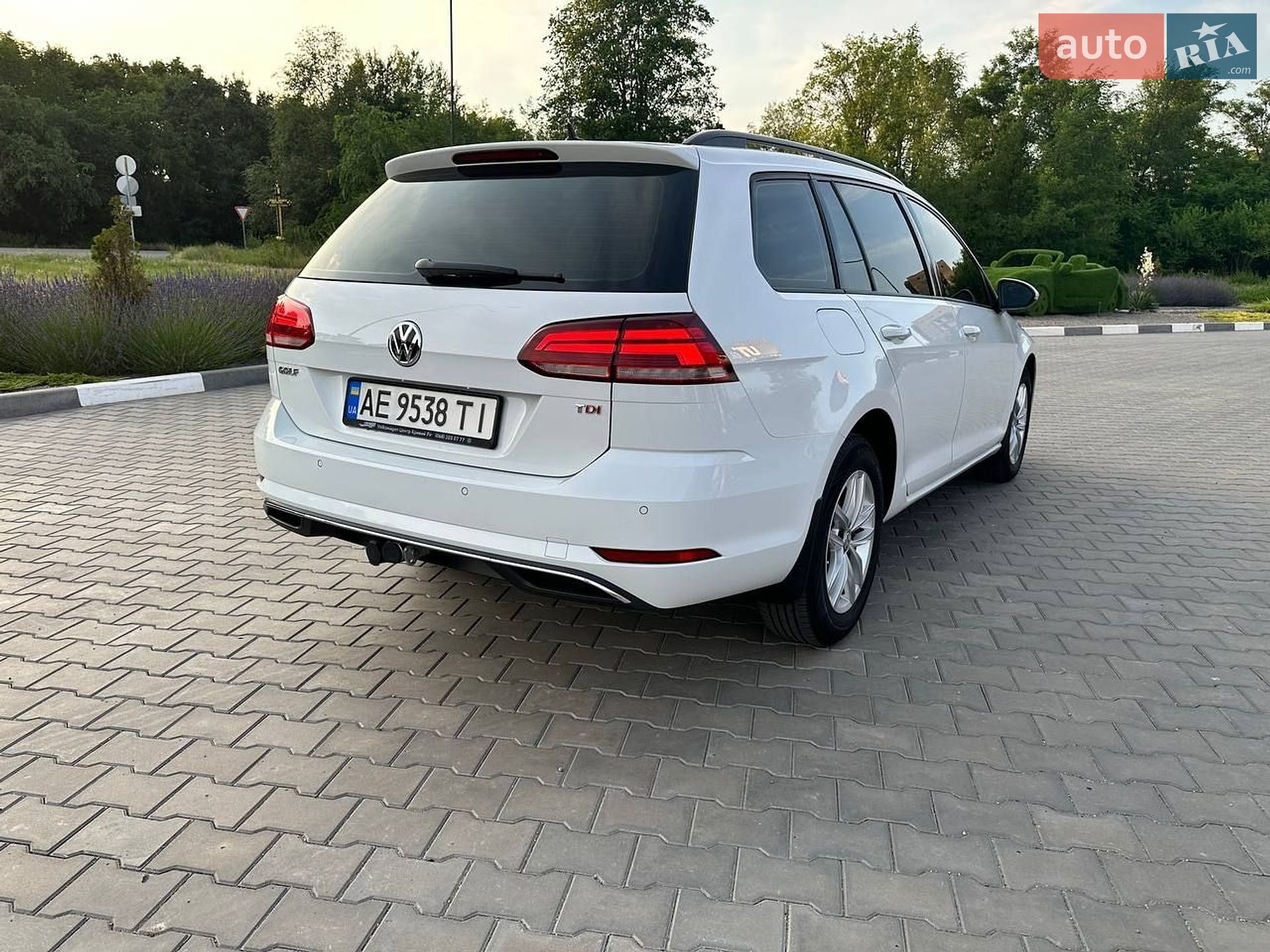 Volkswagen Golf 2017 VIN WVWZZZAUZJP513018 фото оголошення 9 з 37