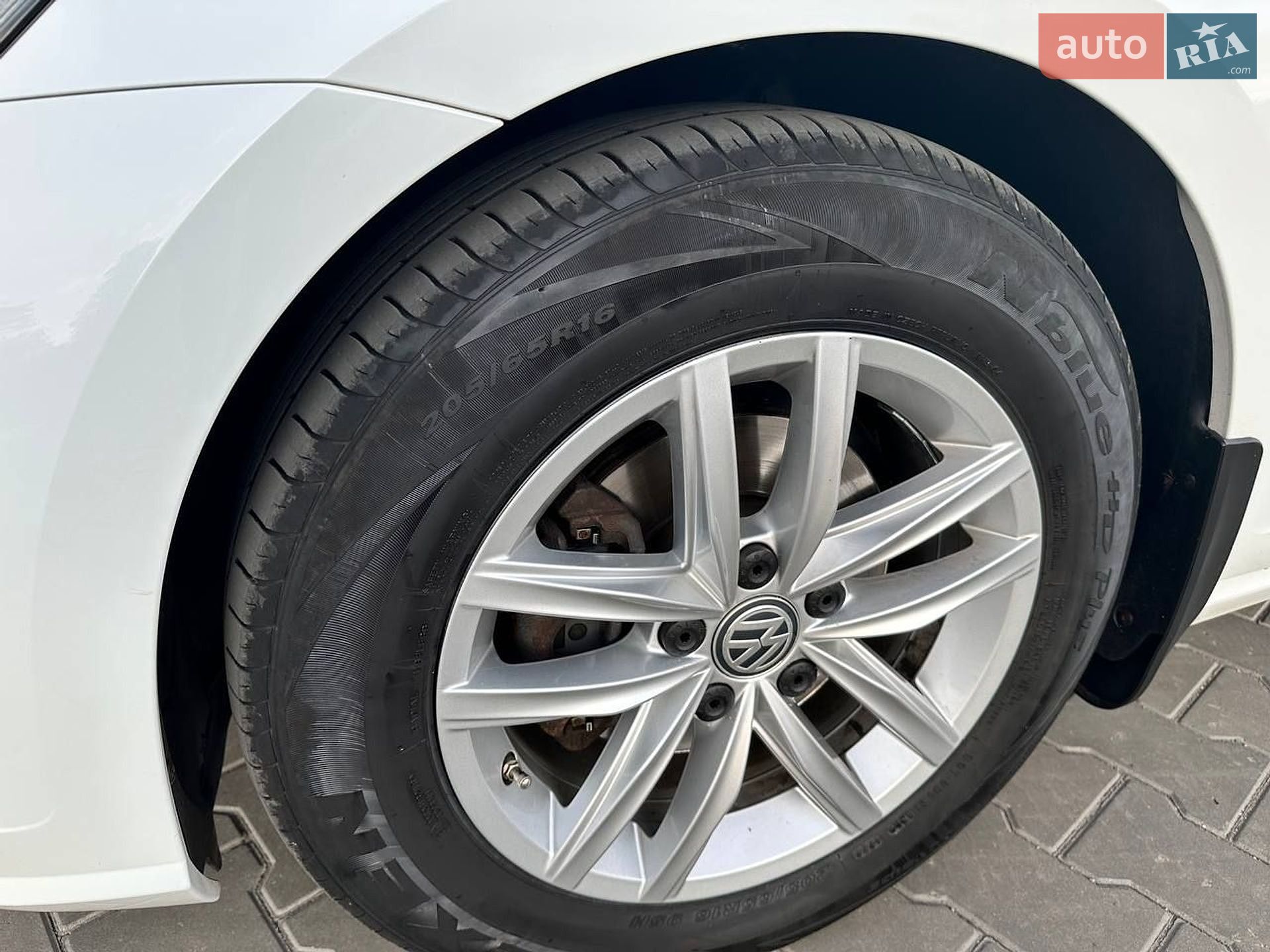 Volkswagen Golf 2017 VIN WVWZZZAUZJP513018 фото оголошення 5 з 37