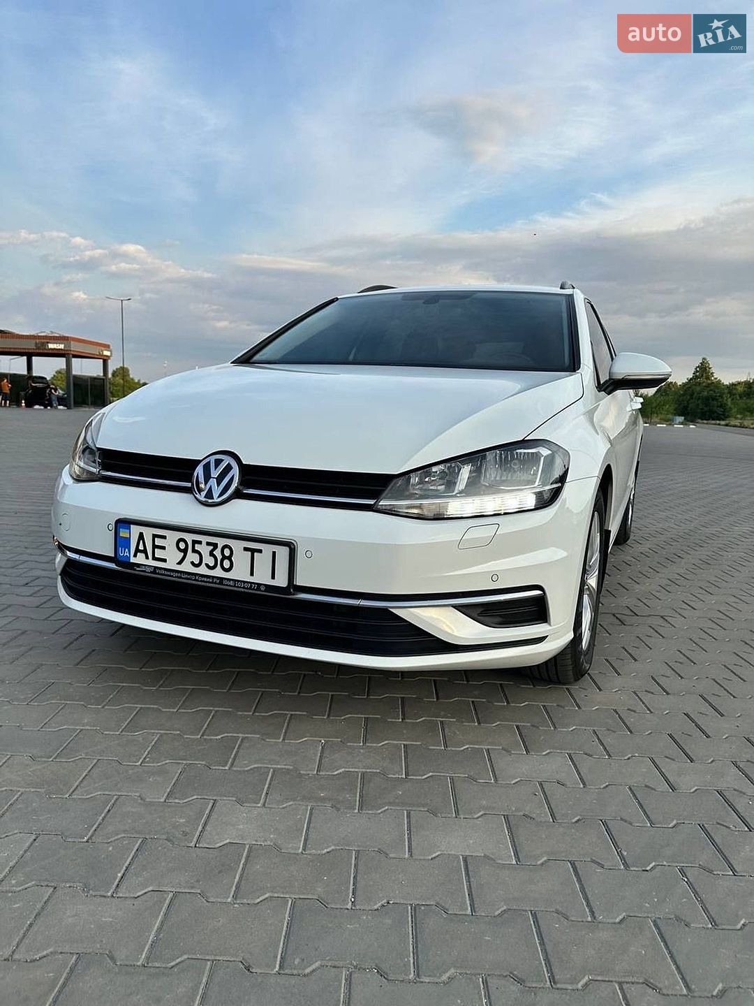 Volkswagen Golf 2017 VIN WVWZZZAUZJP513018 фото оголошення 13 з 37