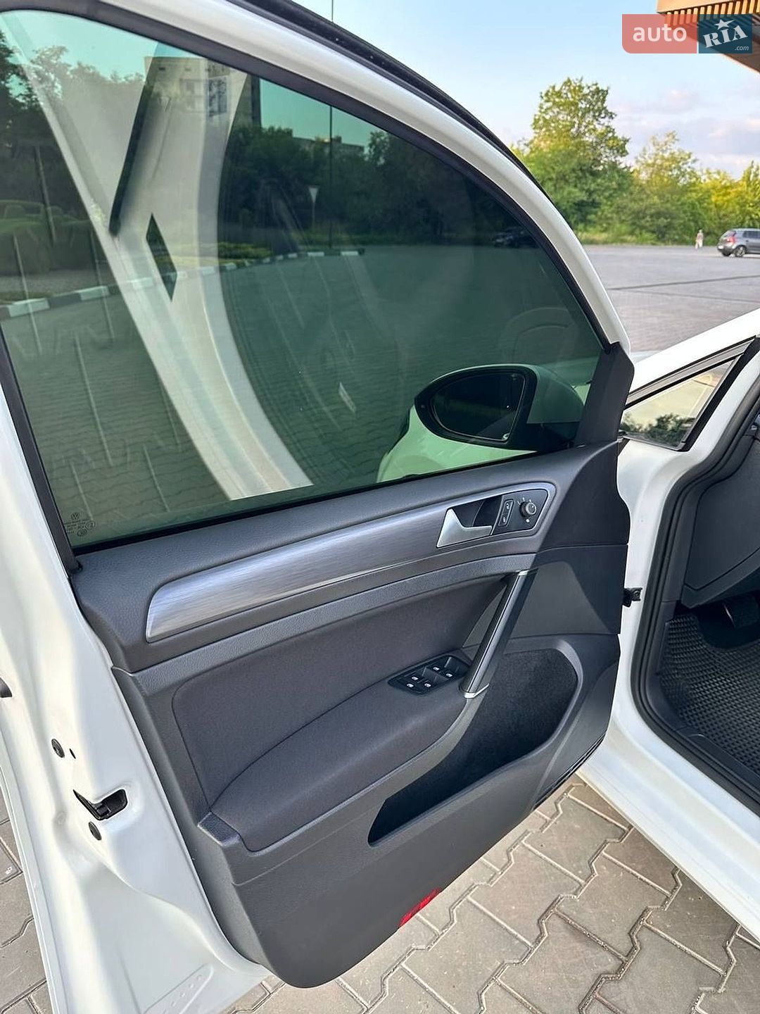 Volkswagen Golf 2017 VIN WVWZZZAUZJP513018 фото оголошення 17 з 37