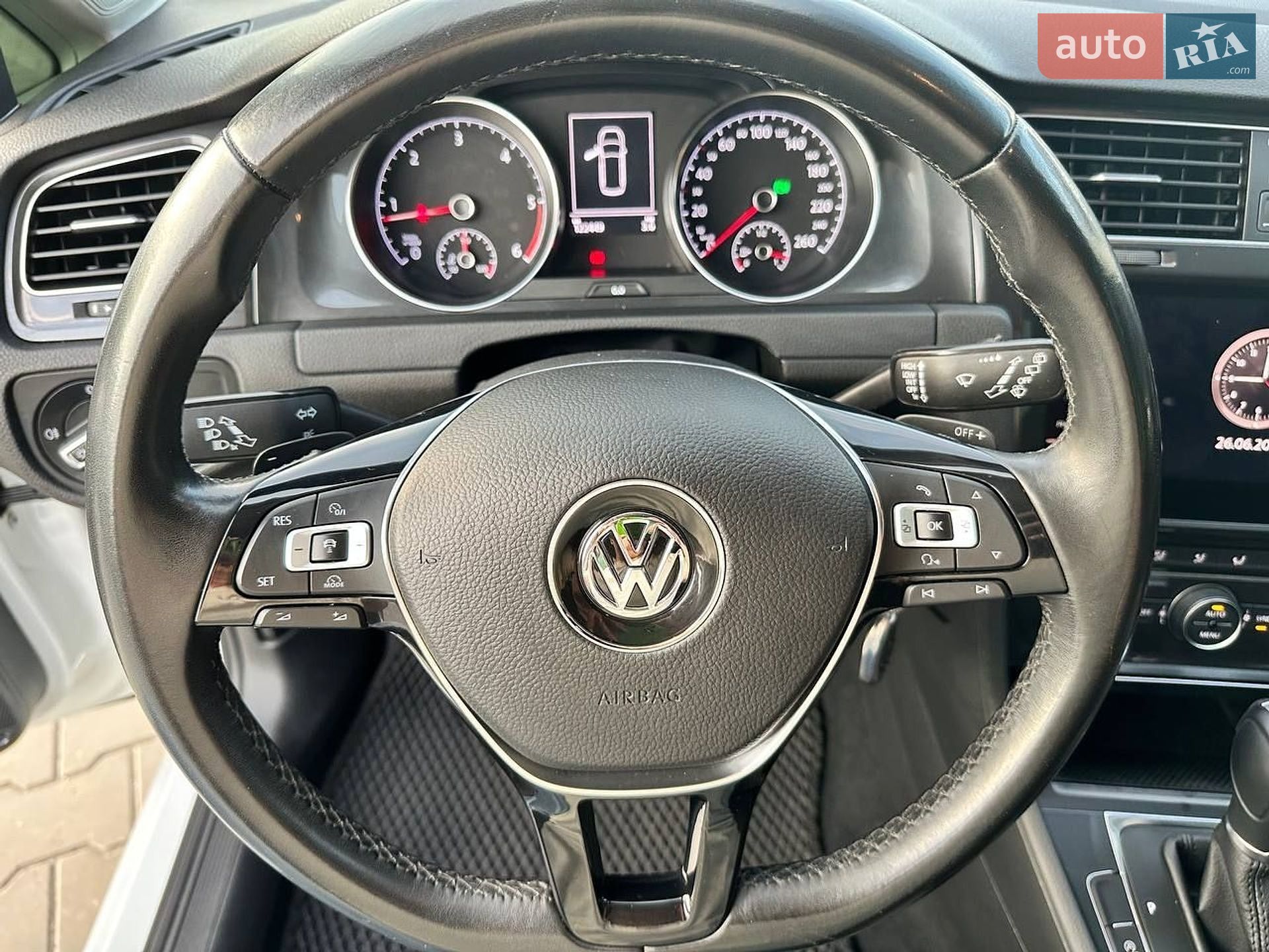 Volkswagen Golf 2017 VIN WVWZZZAUZJP513018 фото оголошення 25 з 37
