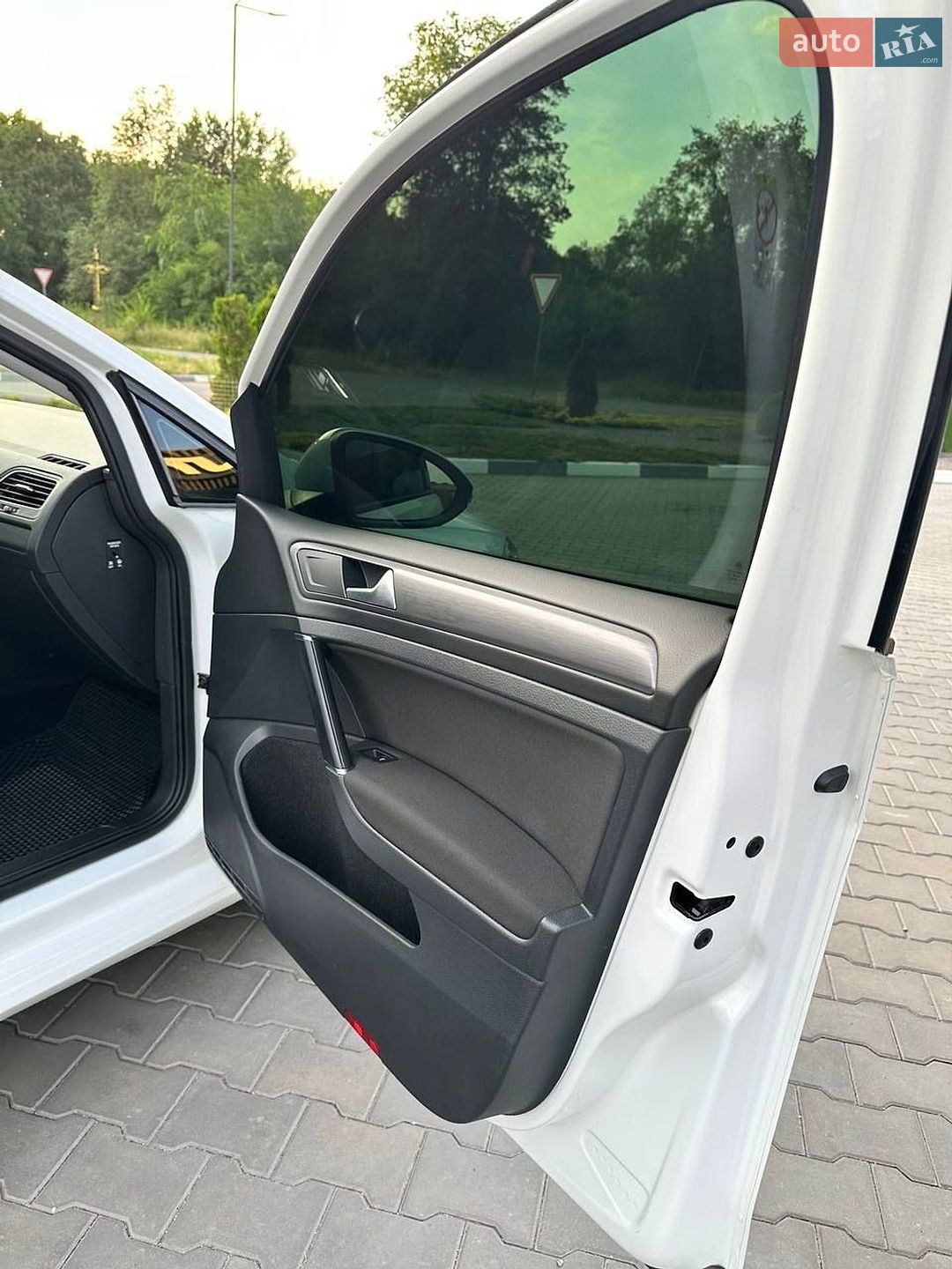 Volkswagen Golf 2017 VIN WVWZZZAUZJP513018 фото оголошення 35 з 37