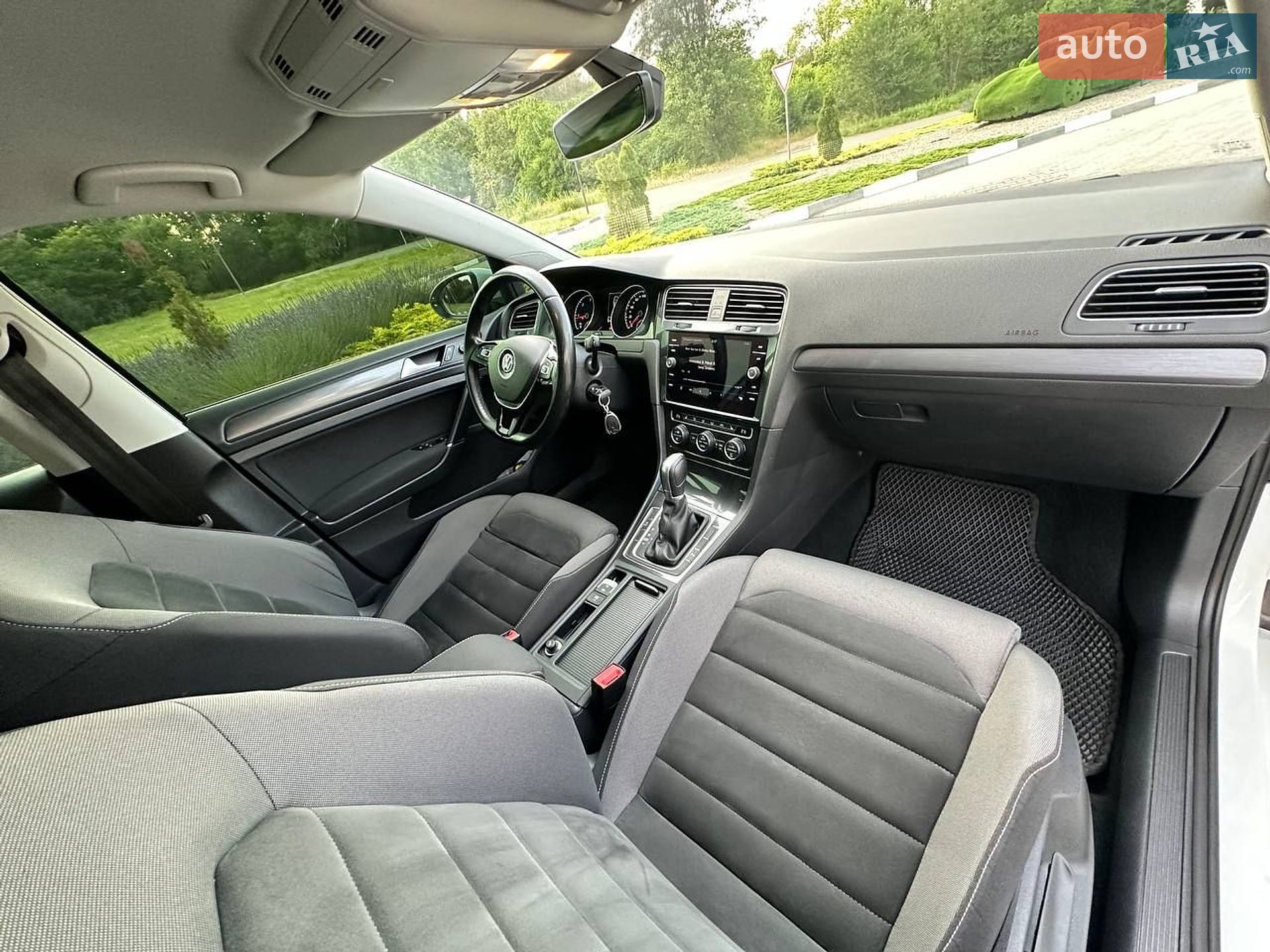 Volkswagen Golf 2017 VIN WVWZZZAUZJP513018 фото оголошення 36 з 37