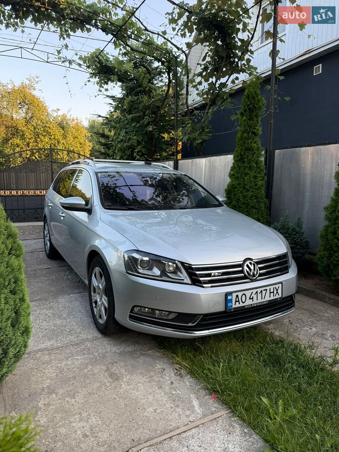 Volkswagen Passat 2010 VIN WVWZZZ3CZBE321259 фото оголошення 2 з 14