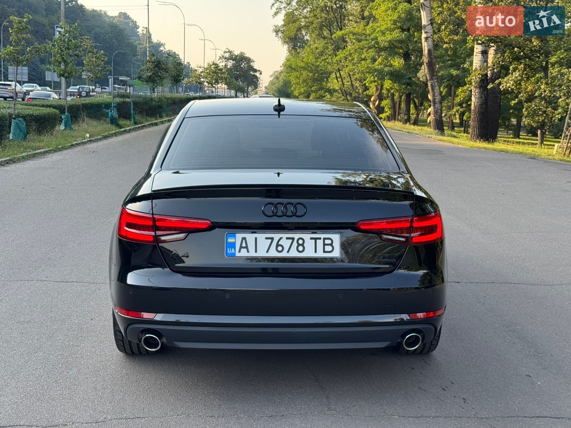 Audi A4 2016 VIN WAUBNAF47HN005962 фото оголошення 9 з 32