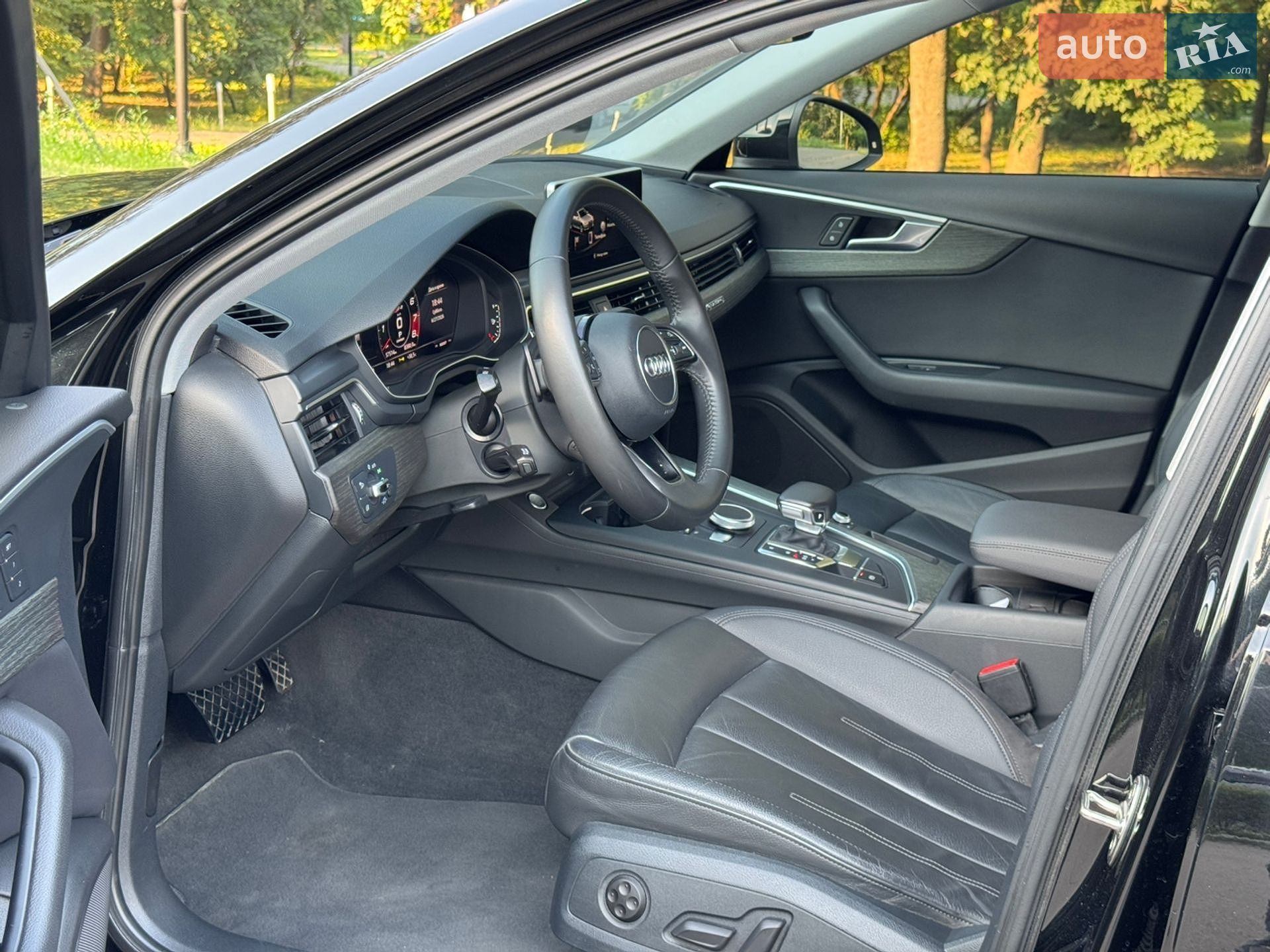 Audi A4 2016 VIN WAUBNAF47HN005962 фото оголошення 12 з 32