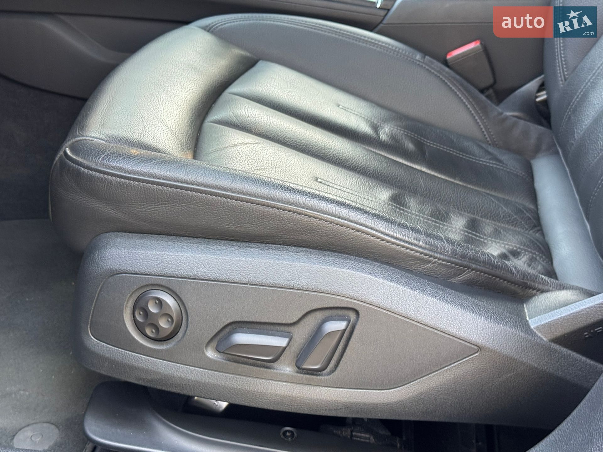 Audi A4 2016 VIN WAUBNAF47HN005962 фото оголошення 20 з 32