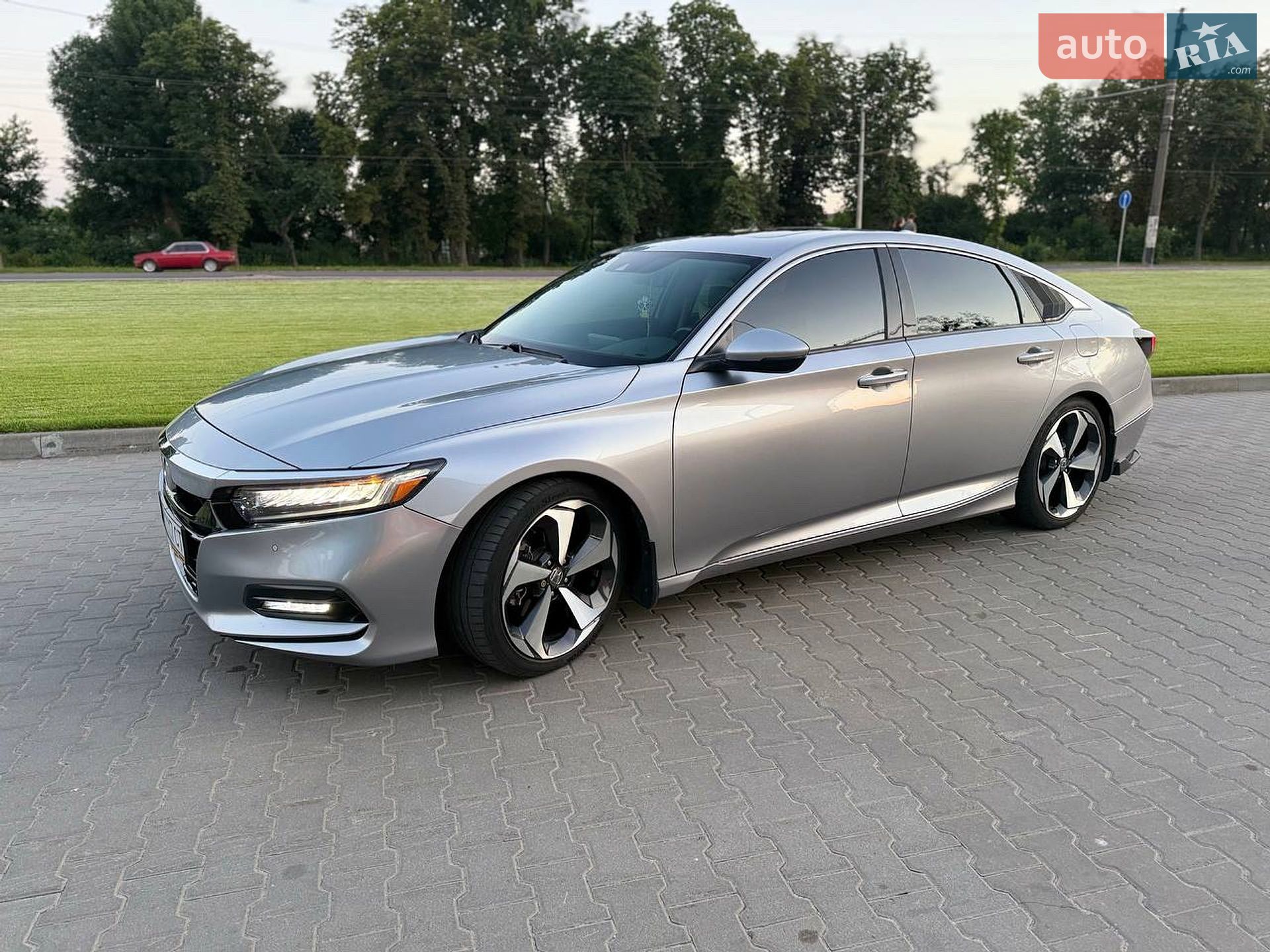 Honda Accord 2017 VIN 1HGCV2F92JA008016 фото оголошення 3 з 15