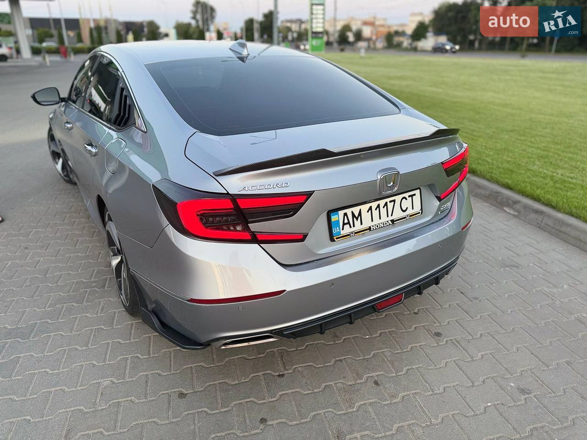 Honda Accord 2017 VIN 1HGCV2F92JA008016 фото оголошення 5 з 15