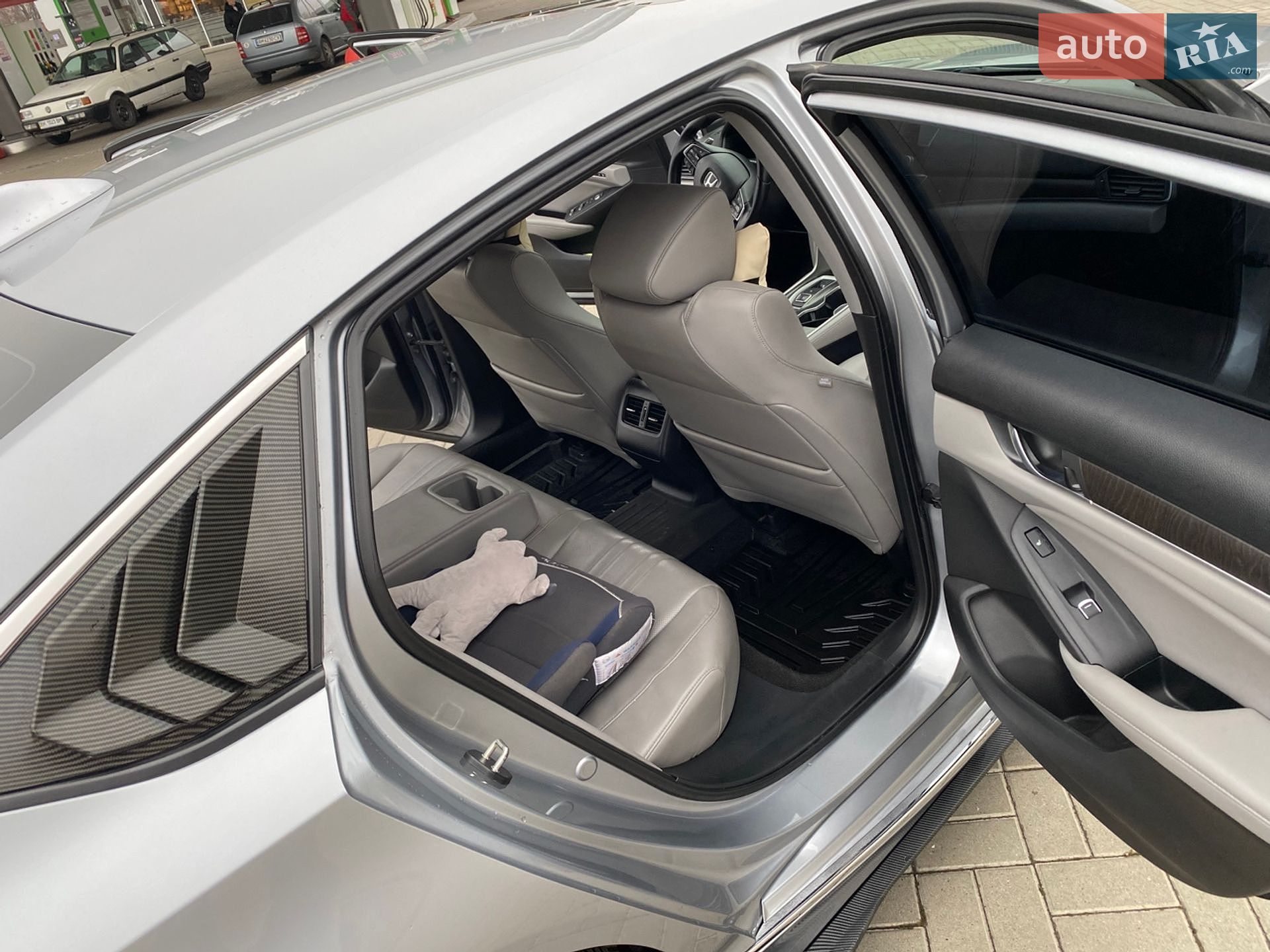 Honda Accord 2017 VIN 1HGCV2F92JA008016 фото оголошення 10 з 15